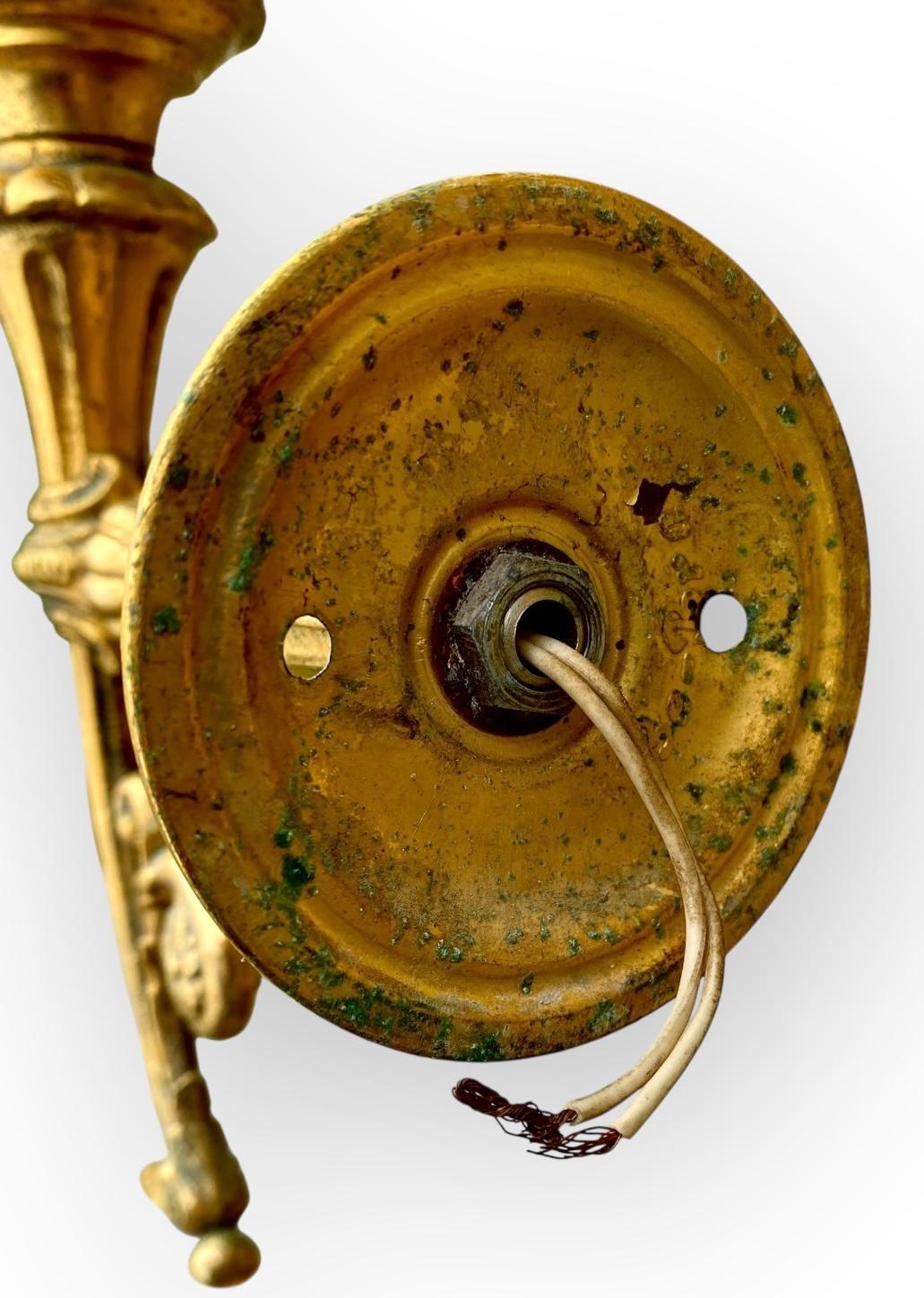 Pr Candelabros de Bronce Dorado Estilo Napoleón III Franceses Vintage Hechos a Mano Grabado en venta