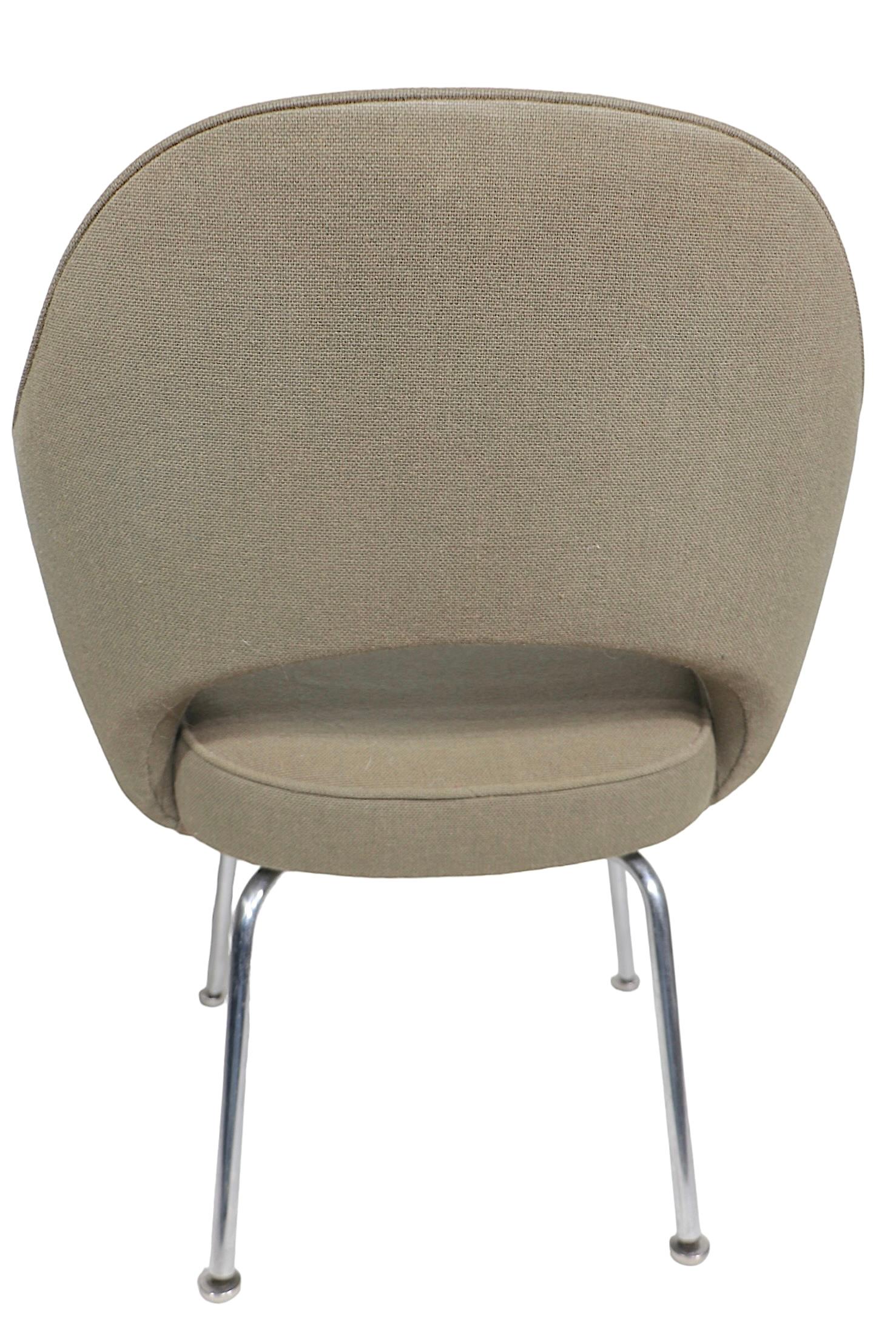 Pr. Vintage Saarinen for Knoll Executive Chairs c. 1960/70's In Good Condition For Sale In New York, NY