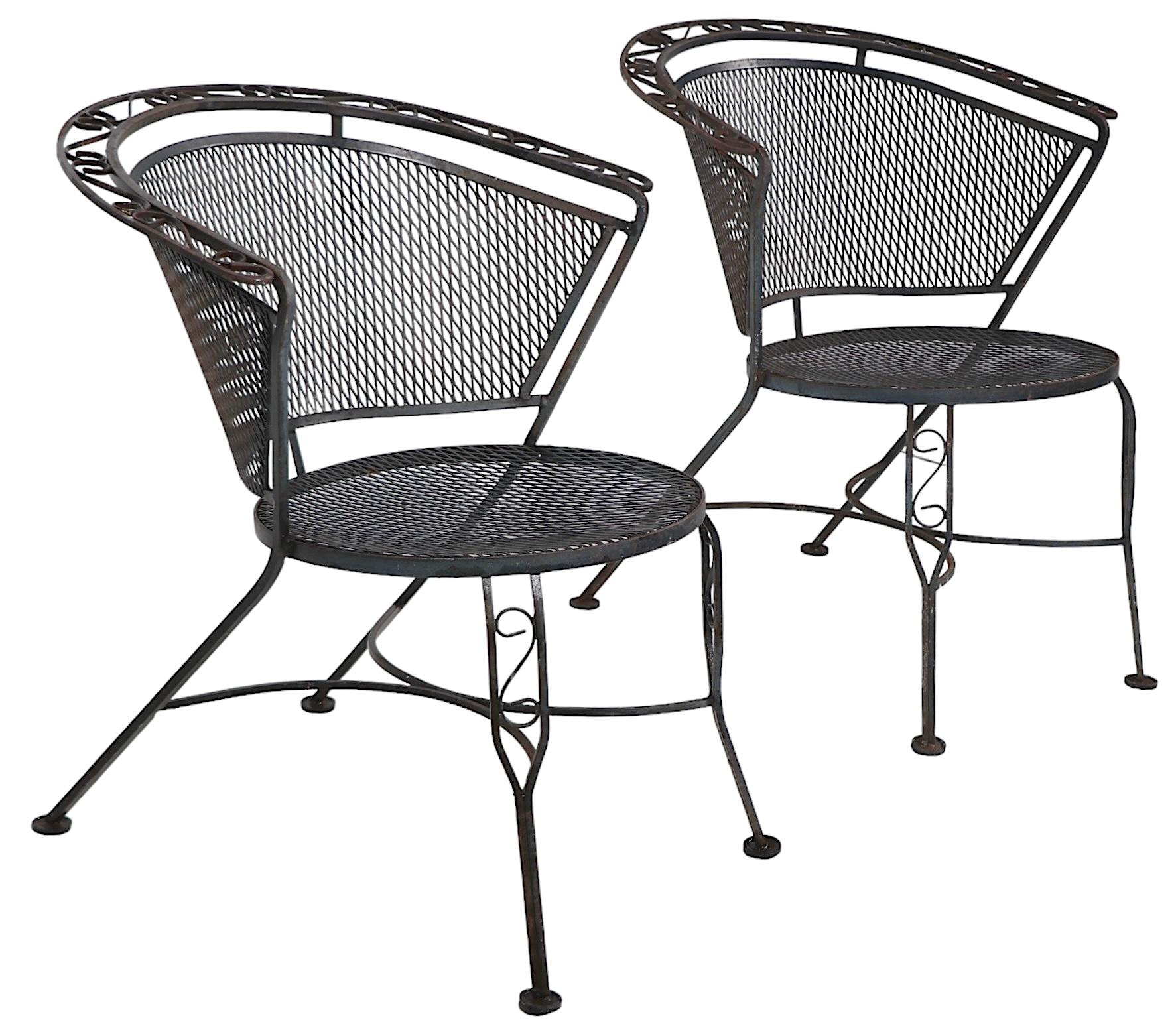 Pr. Vintage Wrought Iron Garden patio Poolside Chairs by Woodard c. 1950/60's For Sale 5