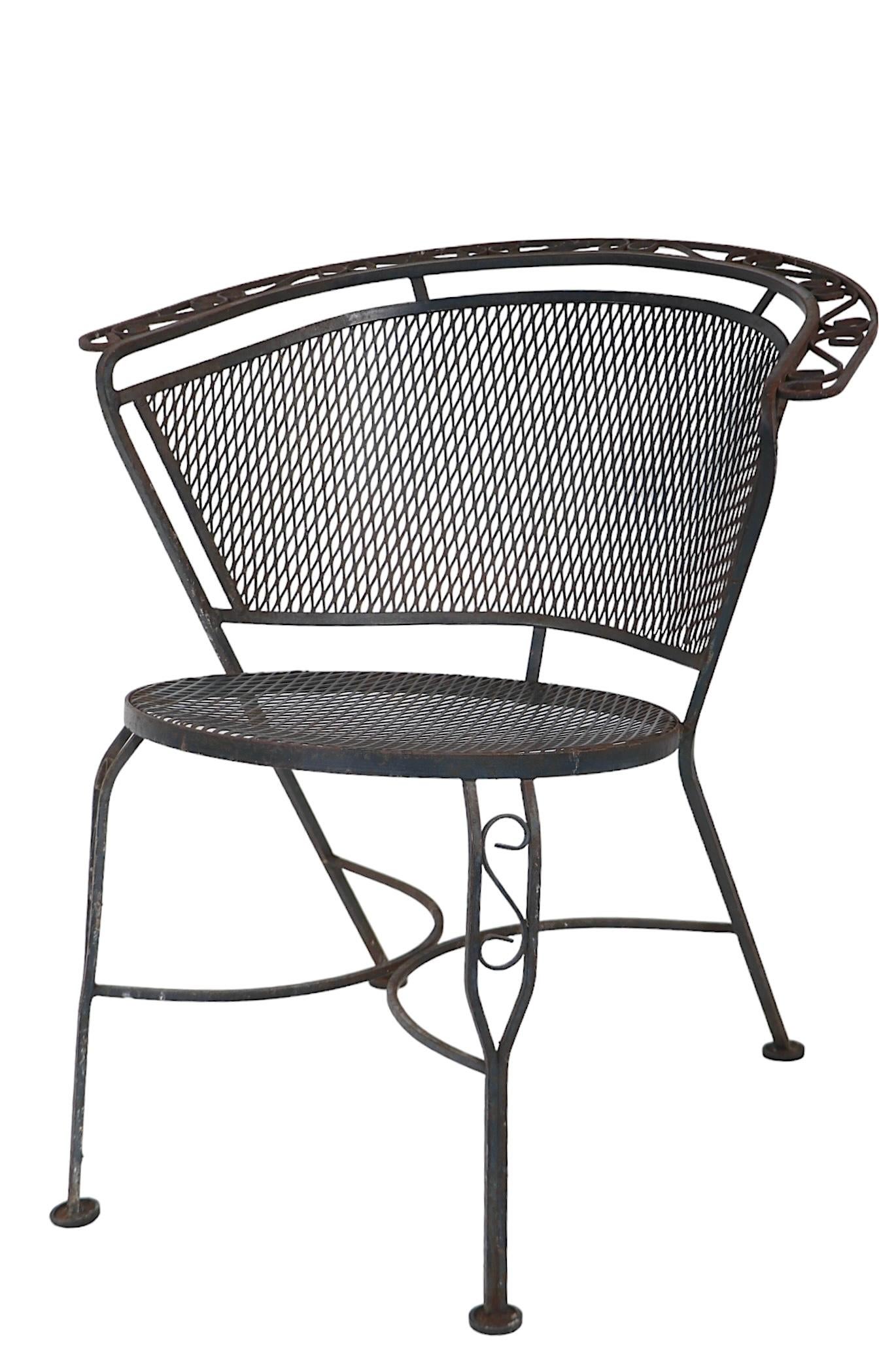 American Pr. Vintage Wrought Iron Garden patio Poolside Chairs by Woodard c. 1950/60's For Sale