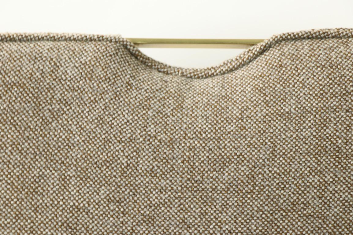 Coppia di sedie da pranzo Wormley for Dunbar con maniglie in ottone in vendita 3