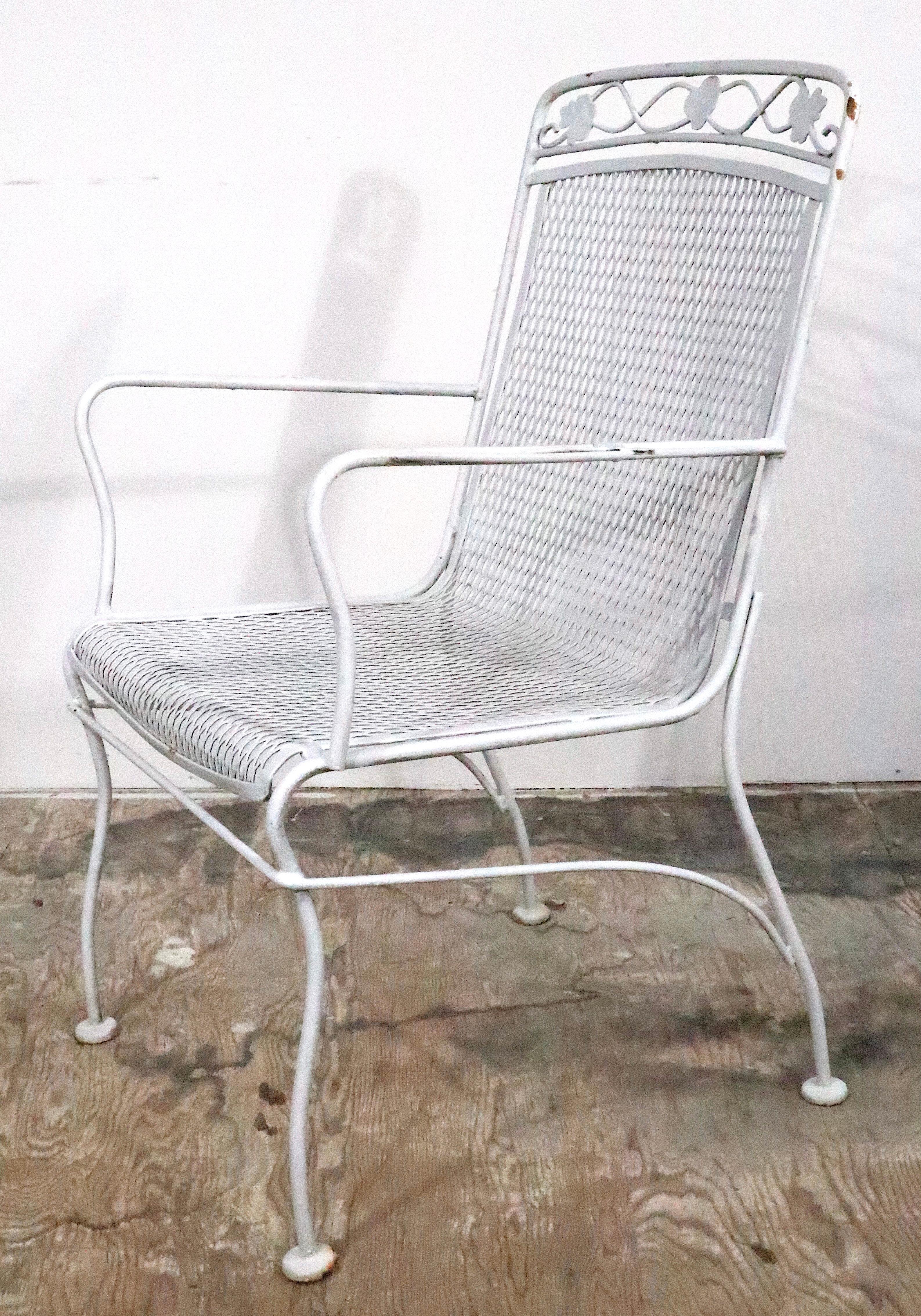 Pr. Wrought Iron Metal Mesh Garden Patio Poolside Chairs by Woodard c. 1950/70's In Good Condition For Sale In New York, NY