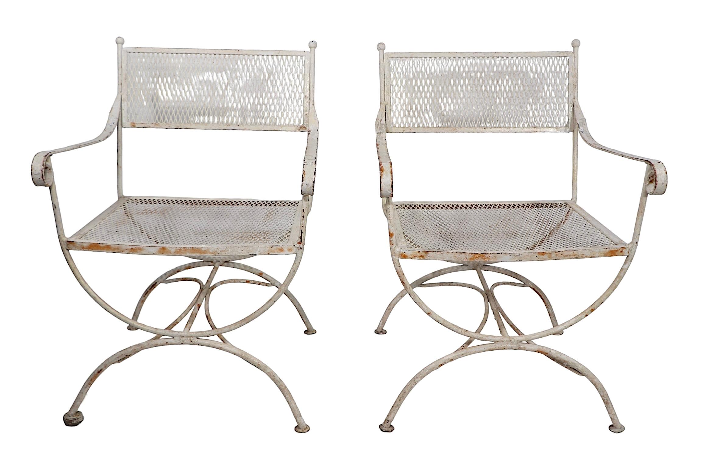 Pr.  Chaises de jardin de style Hollywood Regency néoclassiques en fer forgé en vente 4