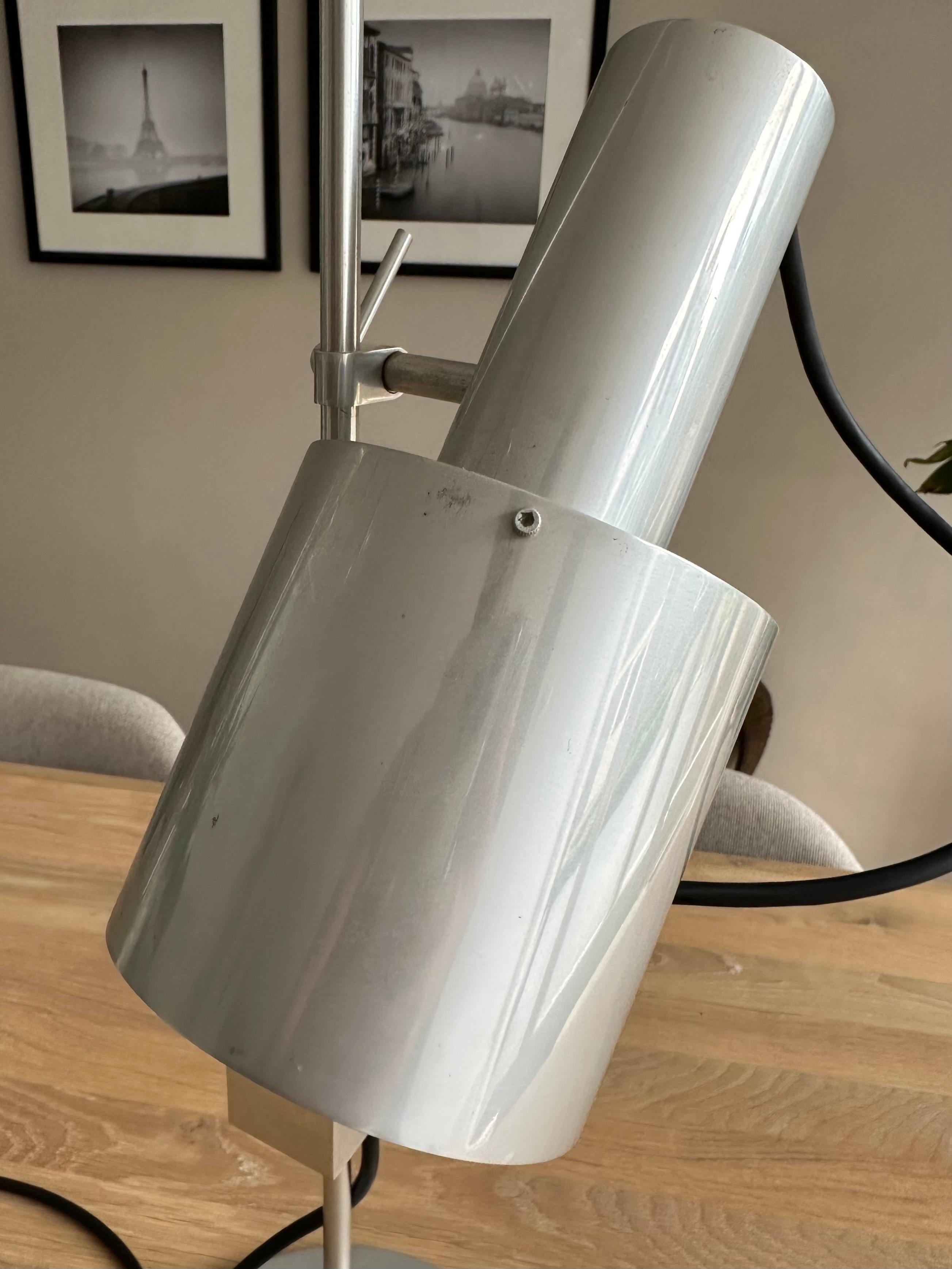 Practical and Aesthetically Pleasing Peter Nelson Table or Desk Lamp, 1960s For Sale 2