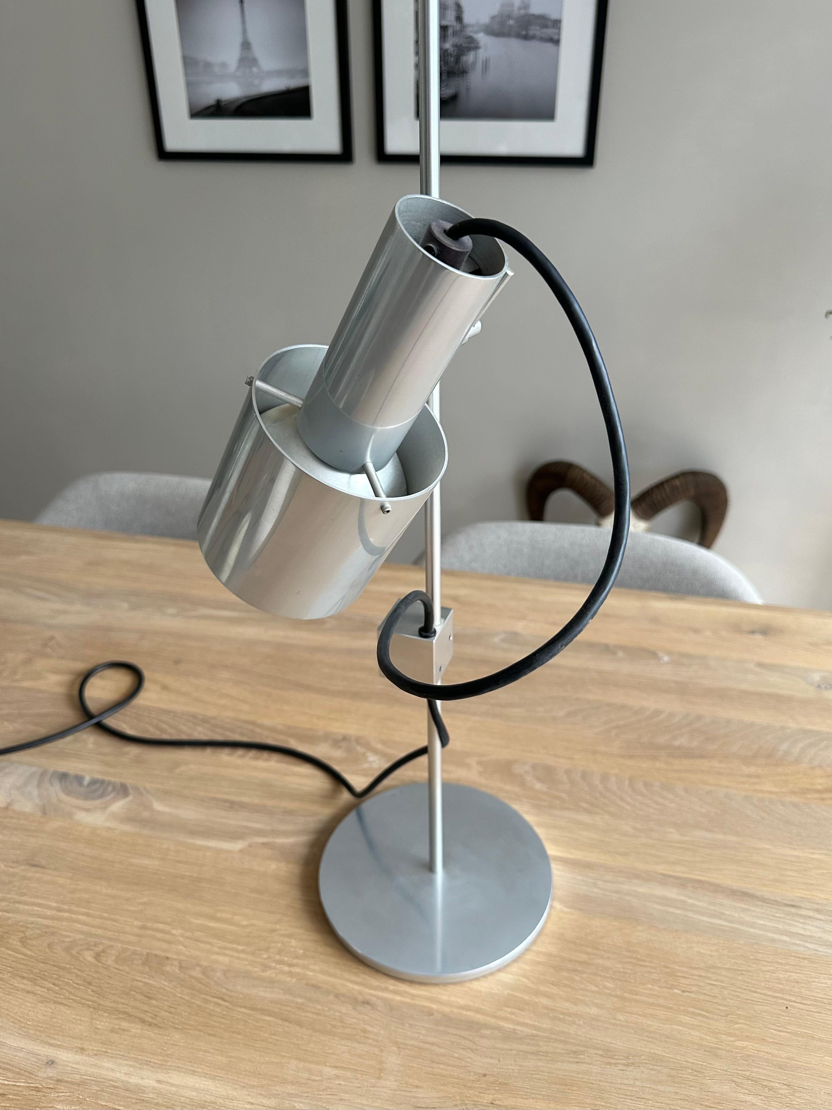 Practical and Aesthetically Pleasing Peter Nelson Table or Desk Lamp, 1960s For Sale 3