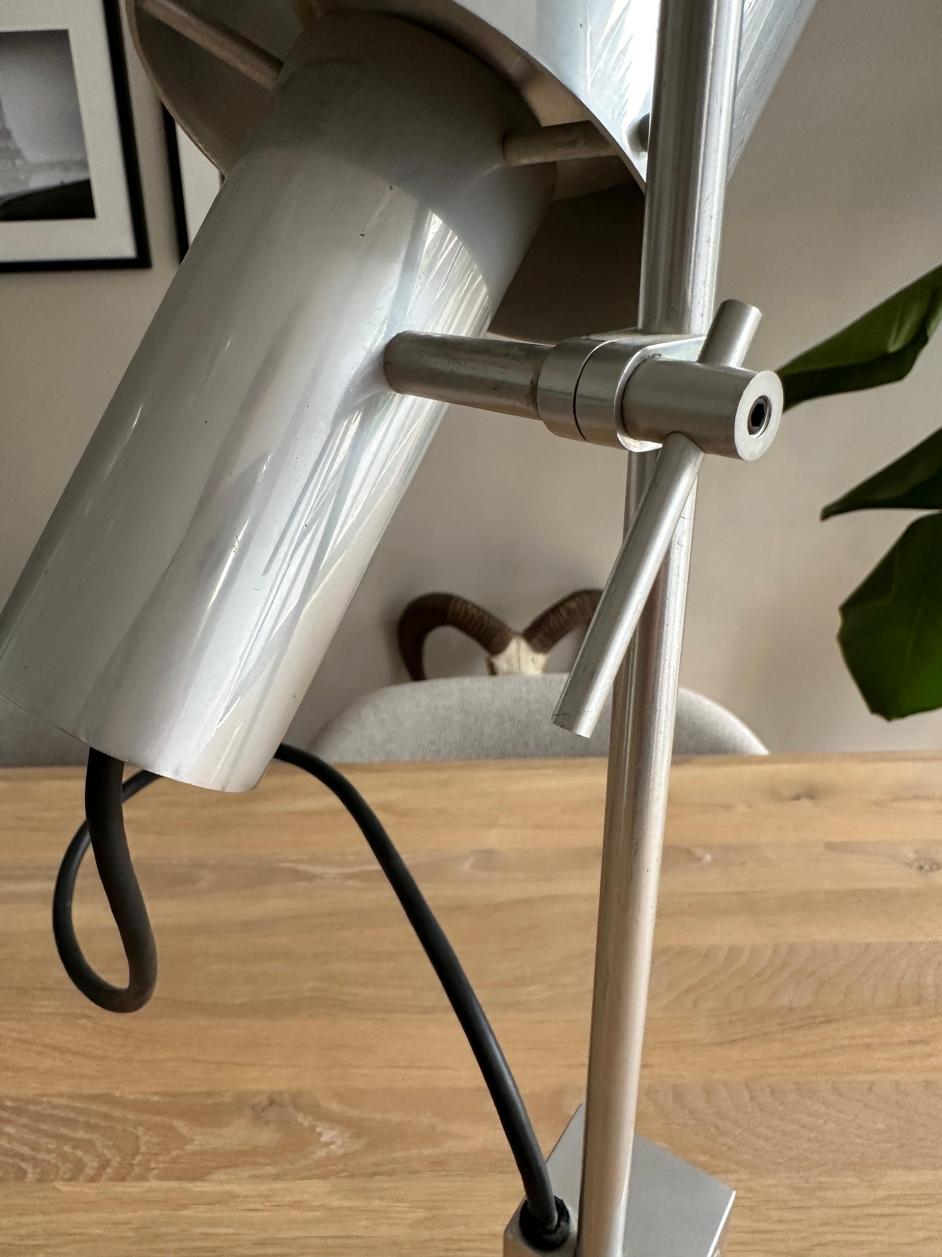 Practical and Aesthetically Pleasing Peter Nelson Table or Desk Lamp, 1960s For Sale 5