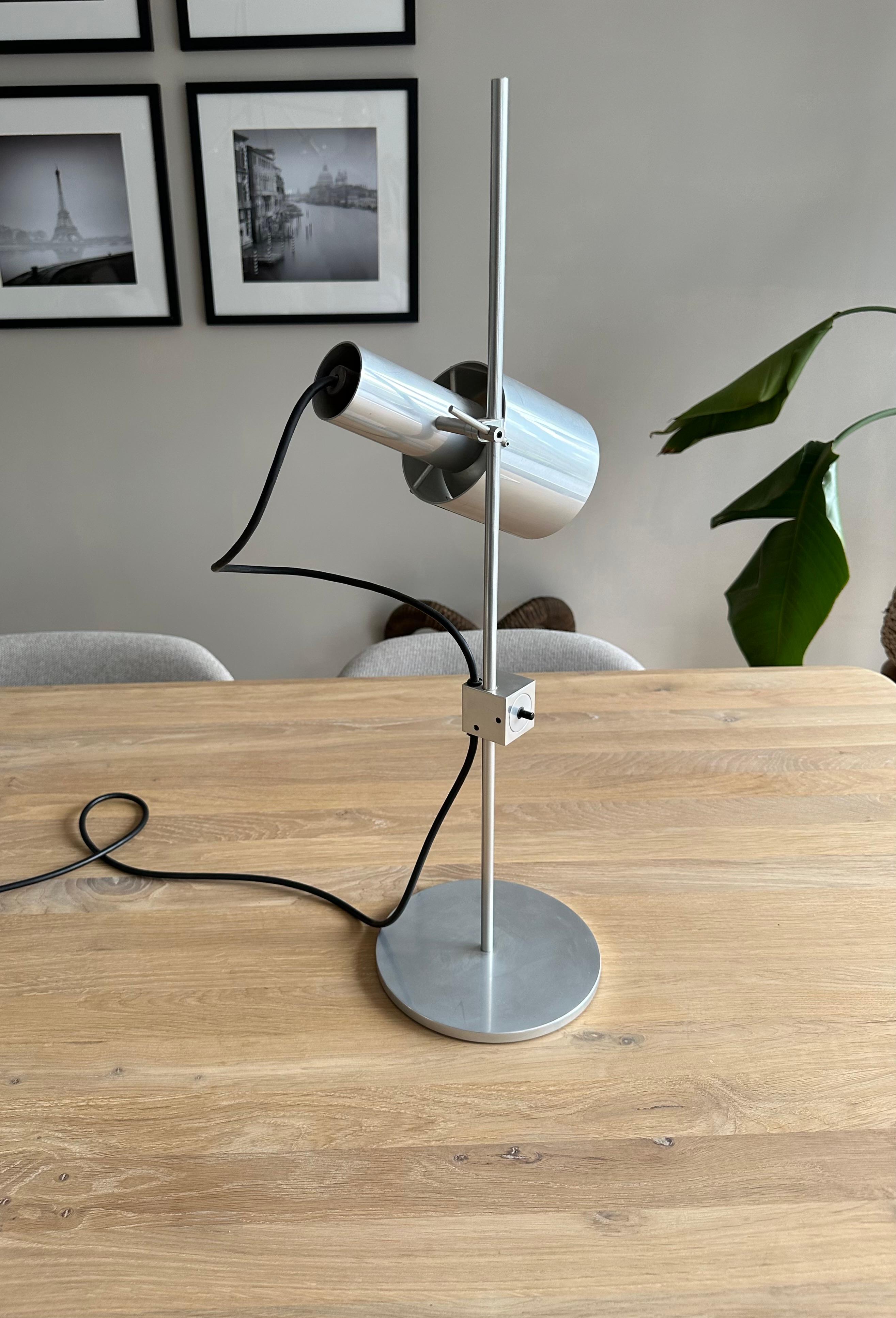 Practical and Aesthetically Pleasing Peter Nelson Table or Desk Lamp, 1960s For Sale 7