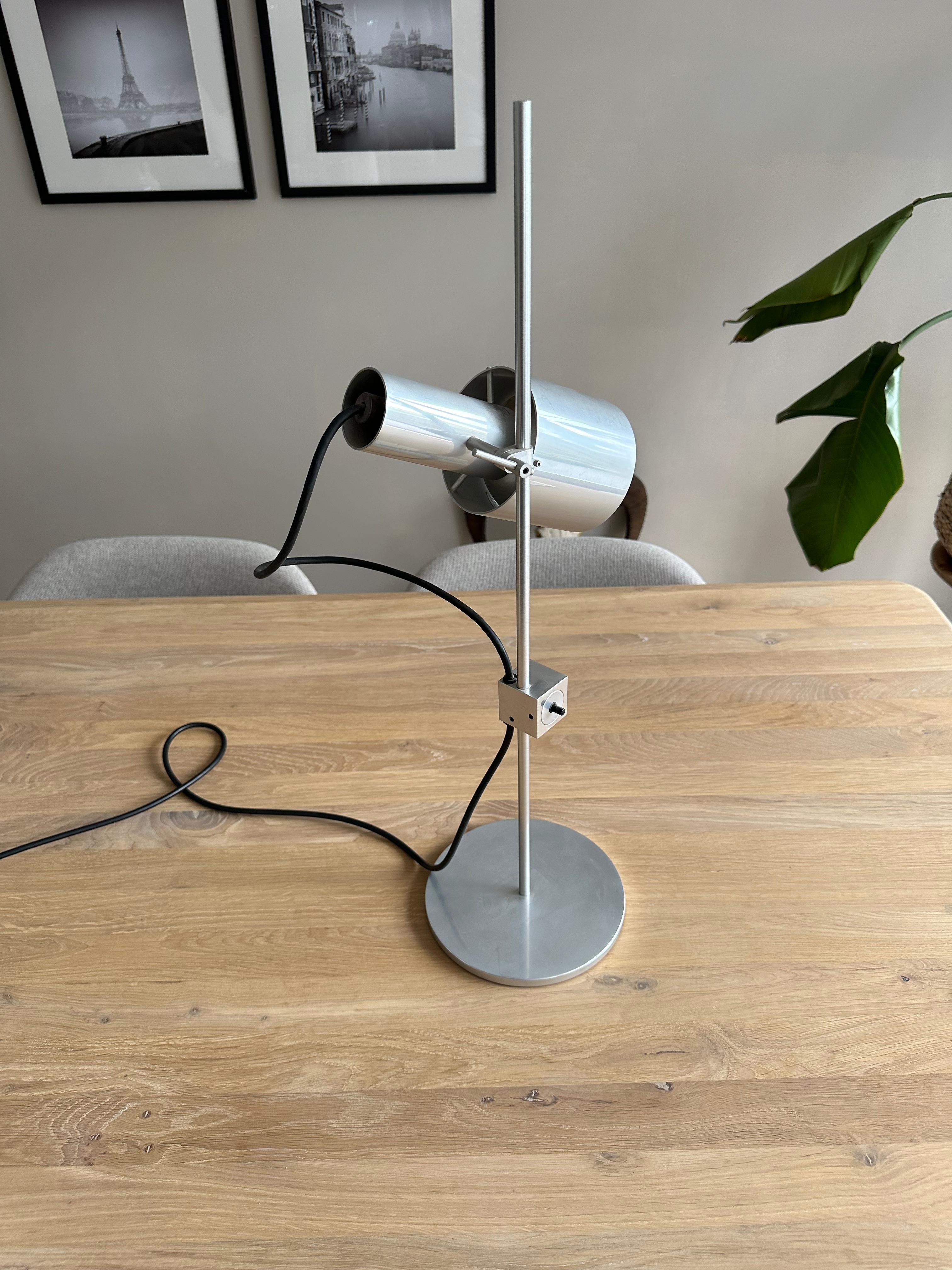 Practical and Aesthetically Pleasing Peter Nelson Table or Desk Lamp, 1960s For Sale 8