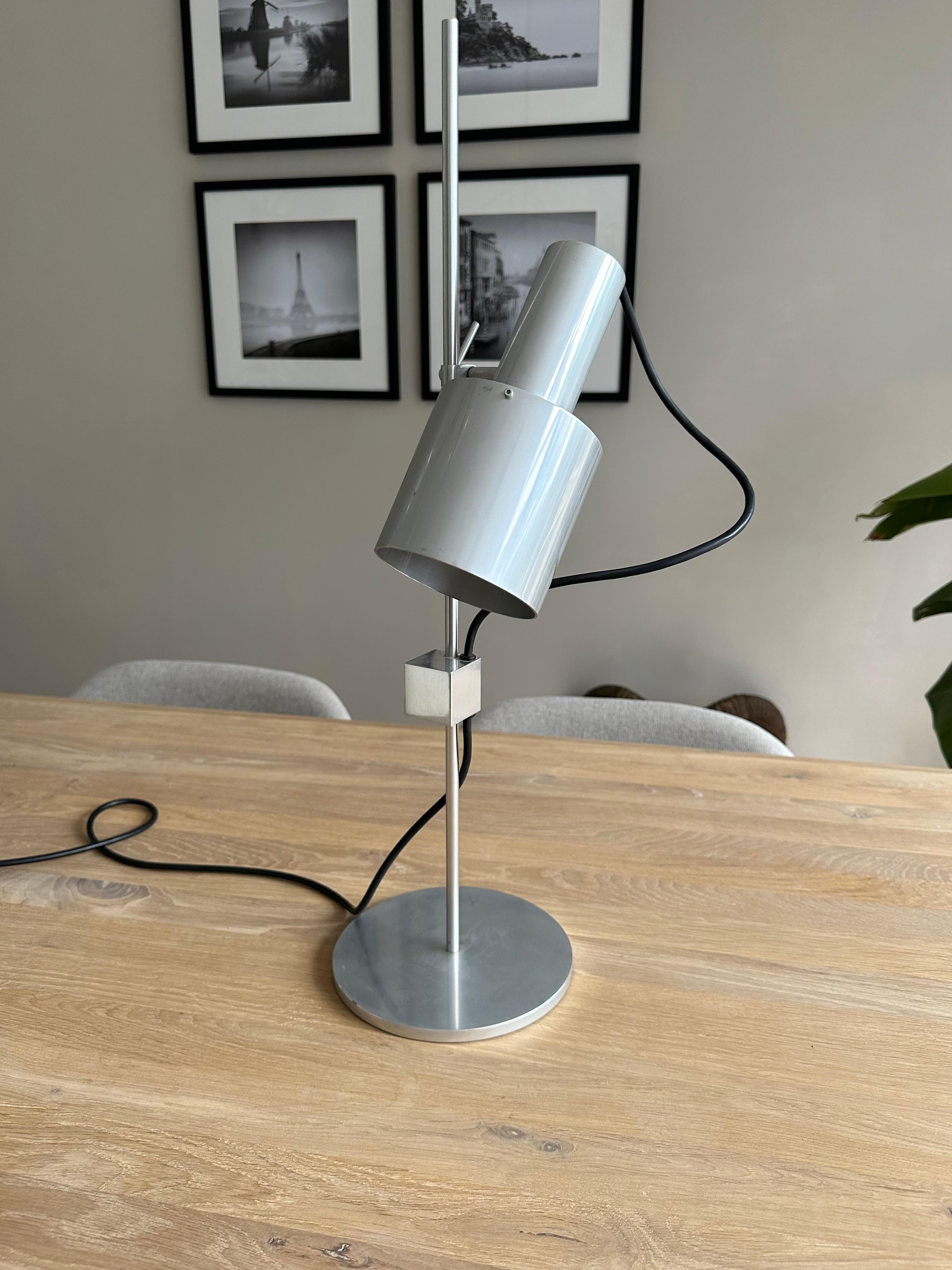 Practical and Aesthetically Pleasing Peter Nelson Table or Desk Lamp, 1960s For Sale 1
