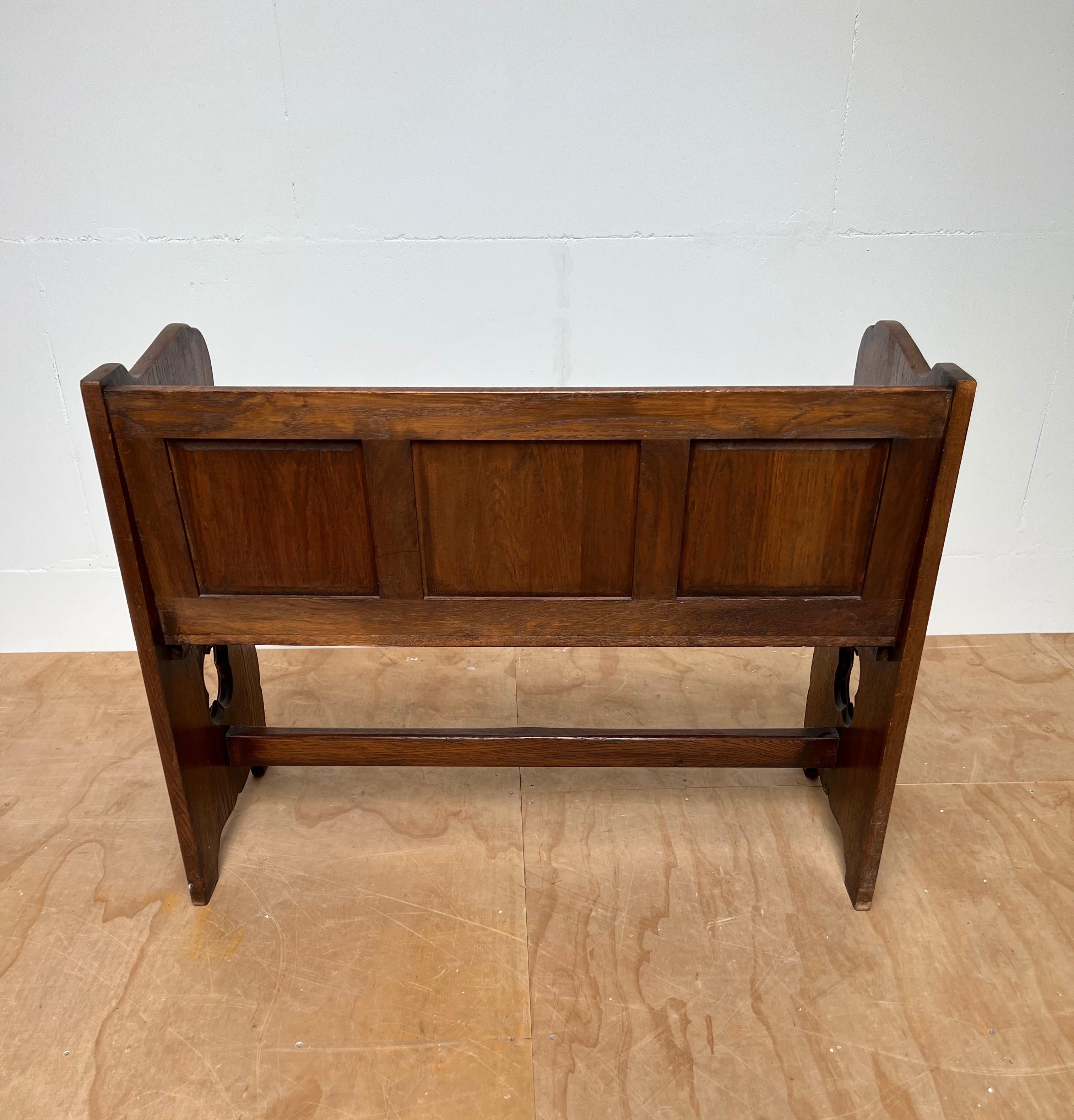Practical Early 20th Century Gothic Revival Oak Hall Bench with Amazing Patina For Sale 11