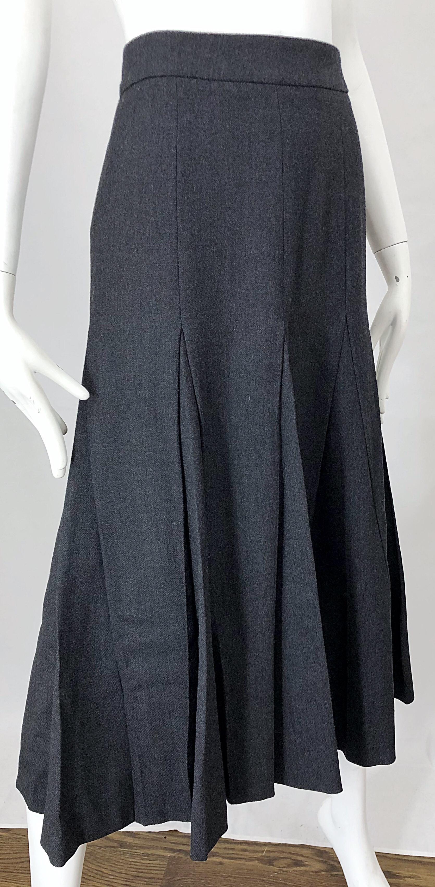 Black Prada 1990s Grey Wool Size 4 / 6 Pleated Trumpet Vintage 90s Midi Skirt