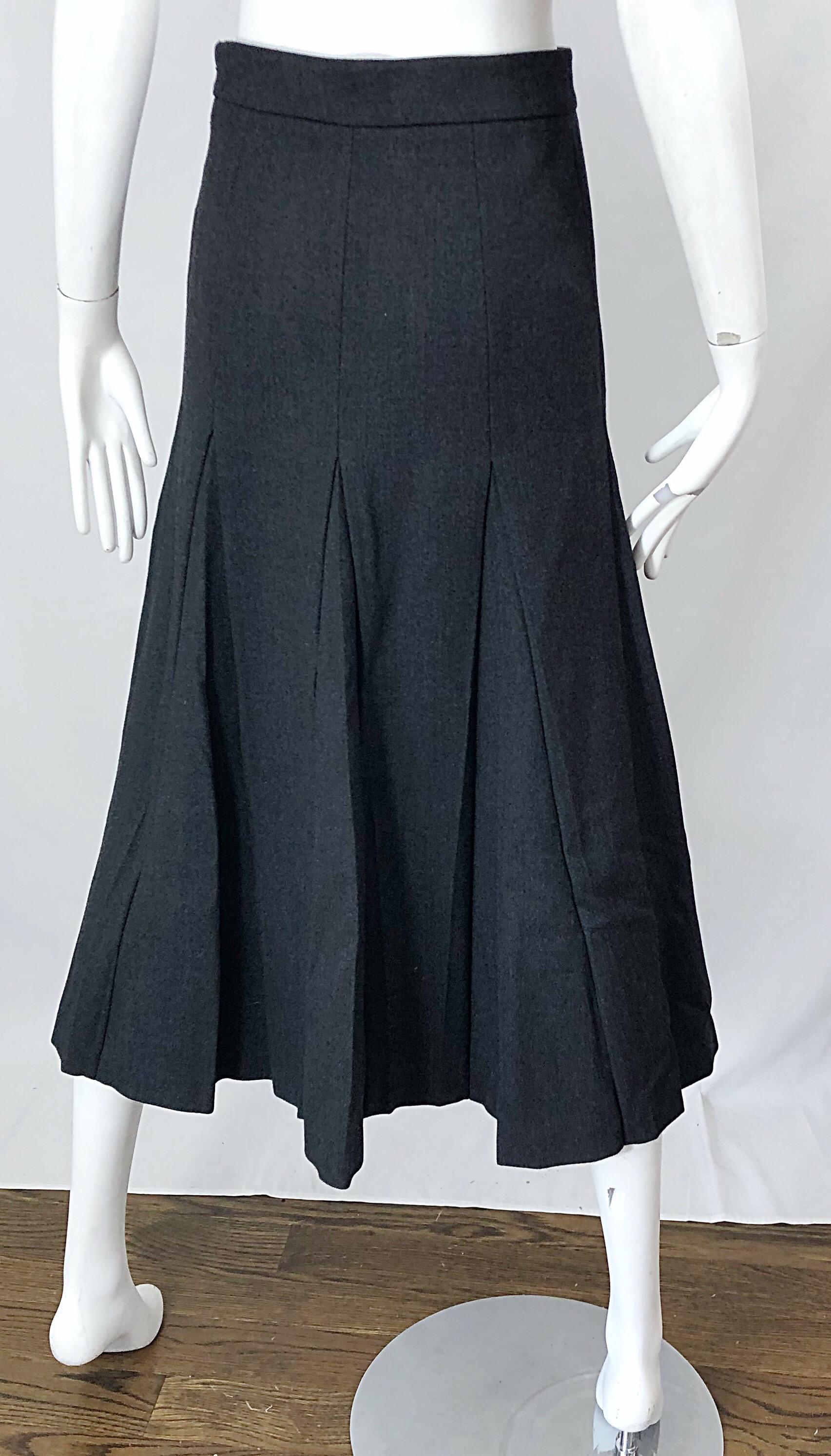 Prada 1990s Grey Wool Size 4 / 6 Pleated Trumpet Vintage 90s Midi Skirt In Excellent Condition In San Diego, CA