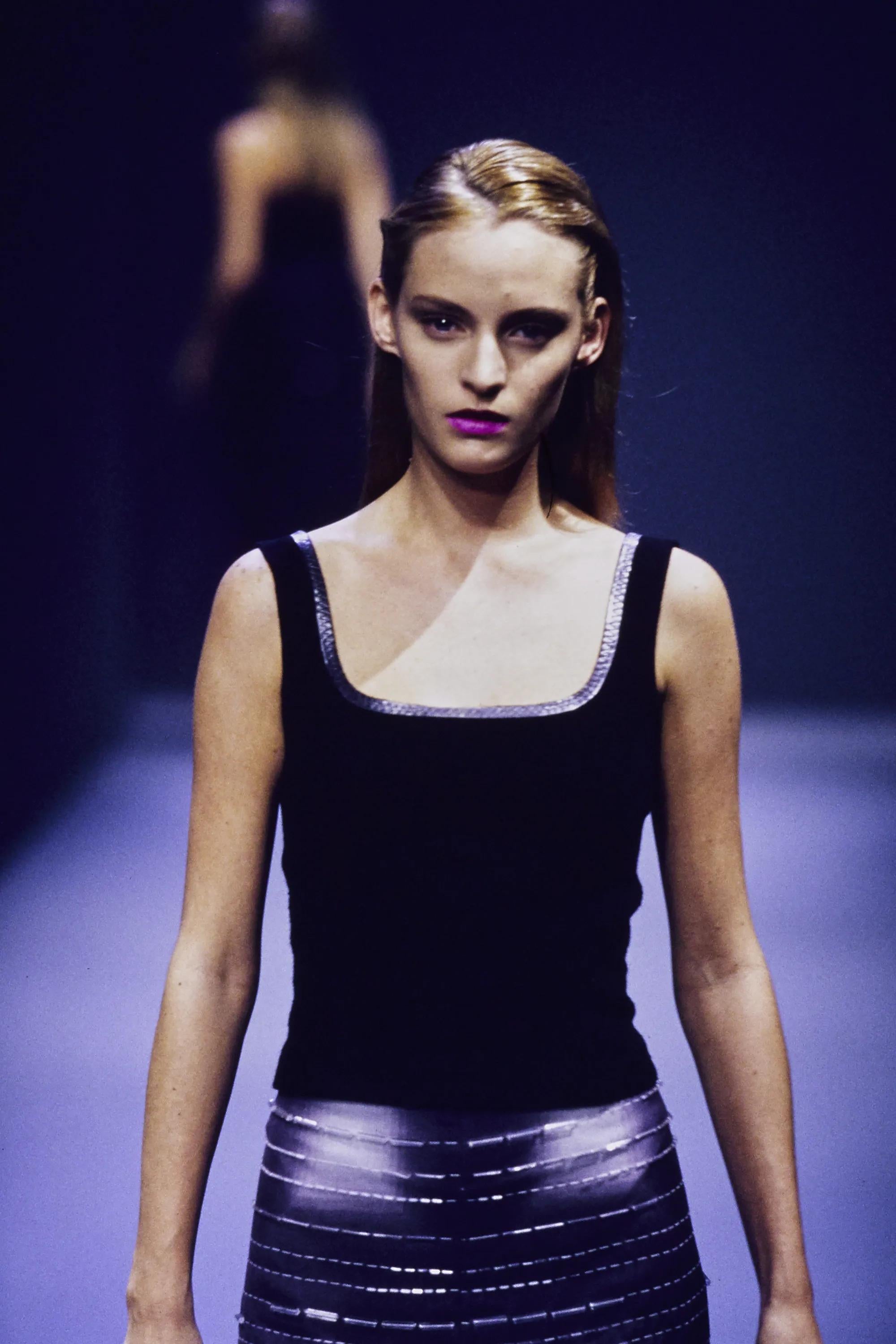 Abito in velluto e seta schiacciata blu notte Prada 1990s - Miuccia Prada in vendita 3