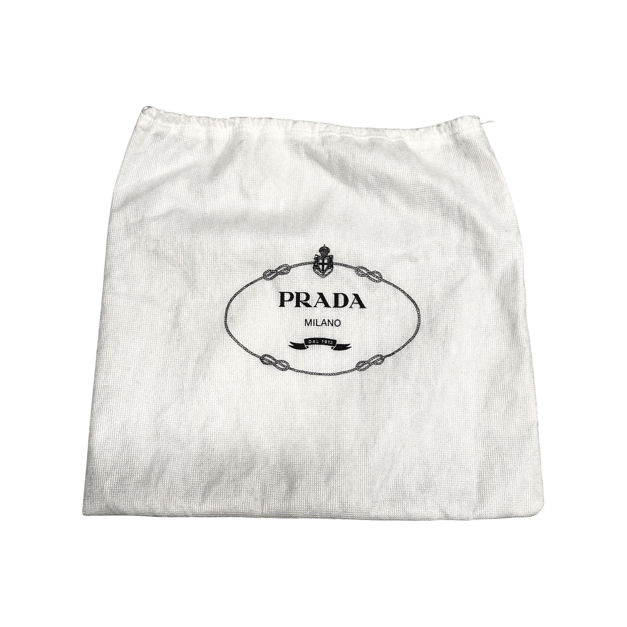 Prada 1990er Nero Tessuto Nylon Box Crossbody B6560 im Angebot 6