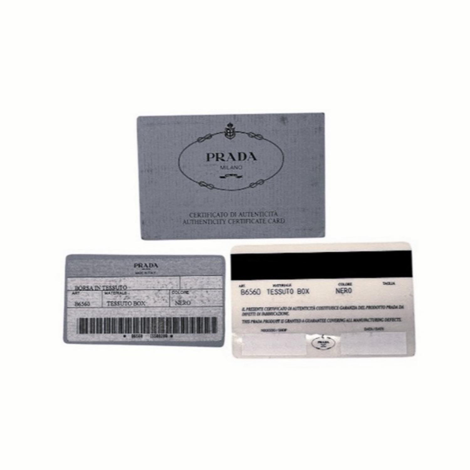 Prada 1990er Nero Tessuto Nylon Box Crossbody B6560 im Angebot 7