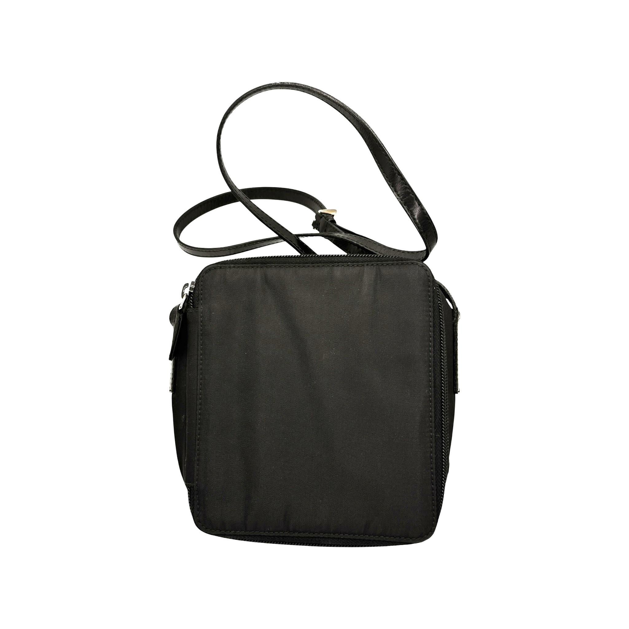 Prada 1990er Nero Tessuto Nylon Box Crossbody B6560 im Zustand „Hervorragend“ im Angebot in Scottsdale, AZ