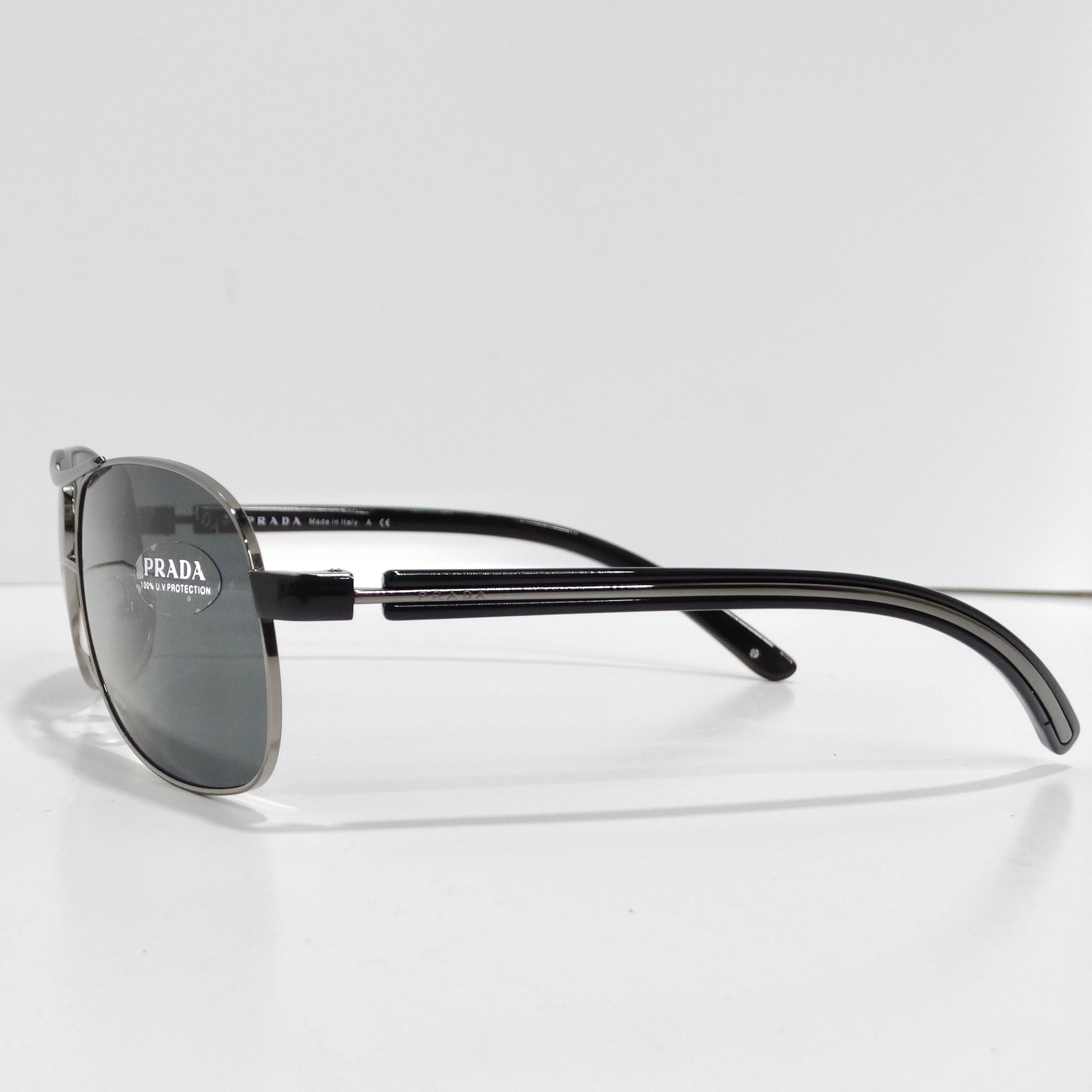 Prada Silberfarbene Aviator-Sonnenbrille, 1990er Jahre im Angebot 1