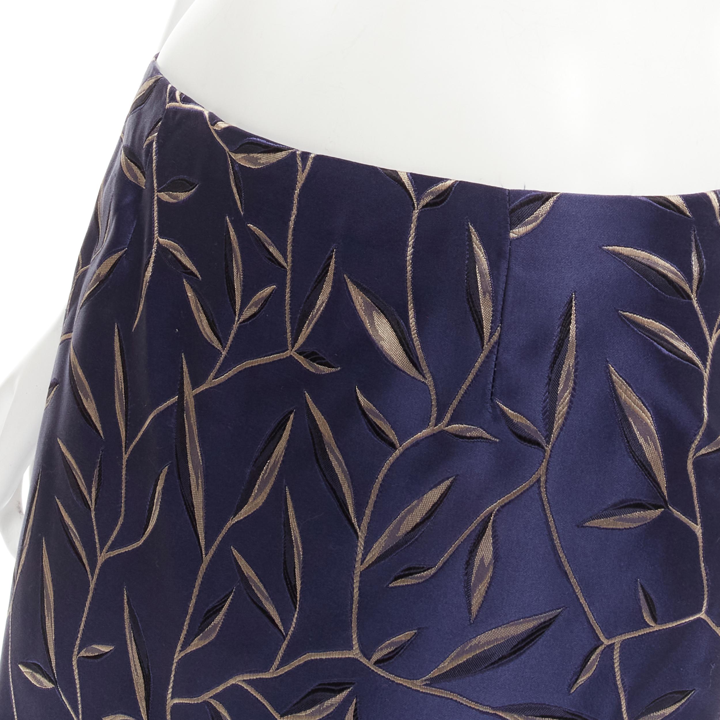 PRADA 1997 Vintage silk blue Chinoiserie leaf jacquard high slit skirt IT40 S 
Reference: GIYG/A00125 
Brand: Prada 
Designer: Miuccia Prada 
Collection: Spring Summer 1997 Runway 
Material: Silk 
Color: Blue 
Pattern: Floral 
Closure: Zip 
Extra