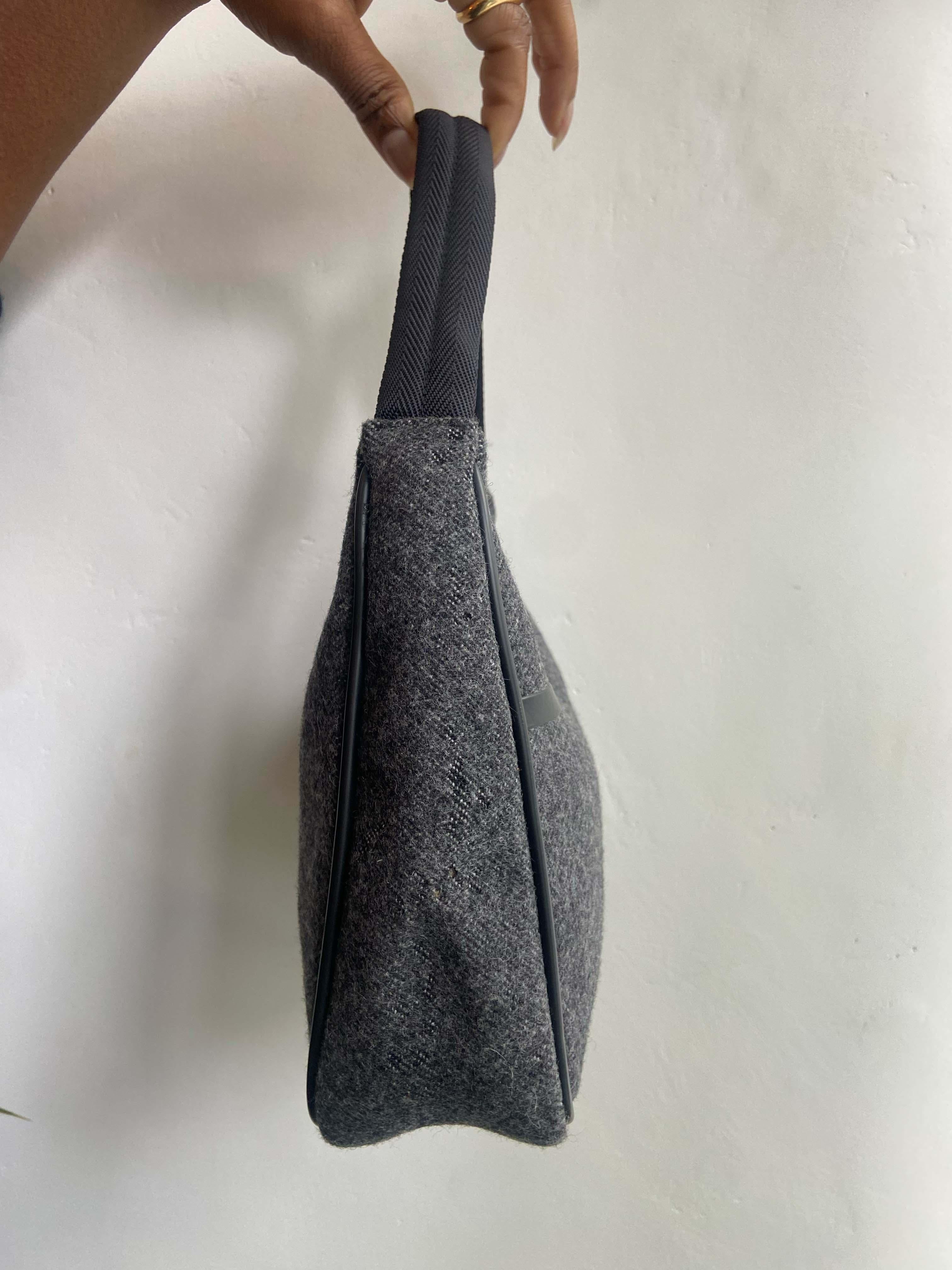 Prada 1999 Grey Wool Hobo Shoulder Bag In Excellent Condition For Sale In London, GB