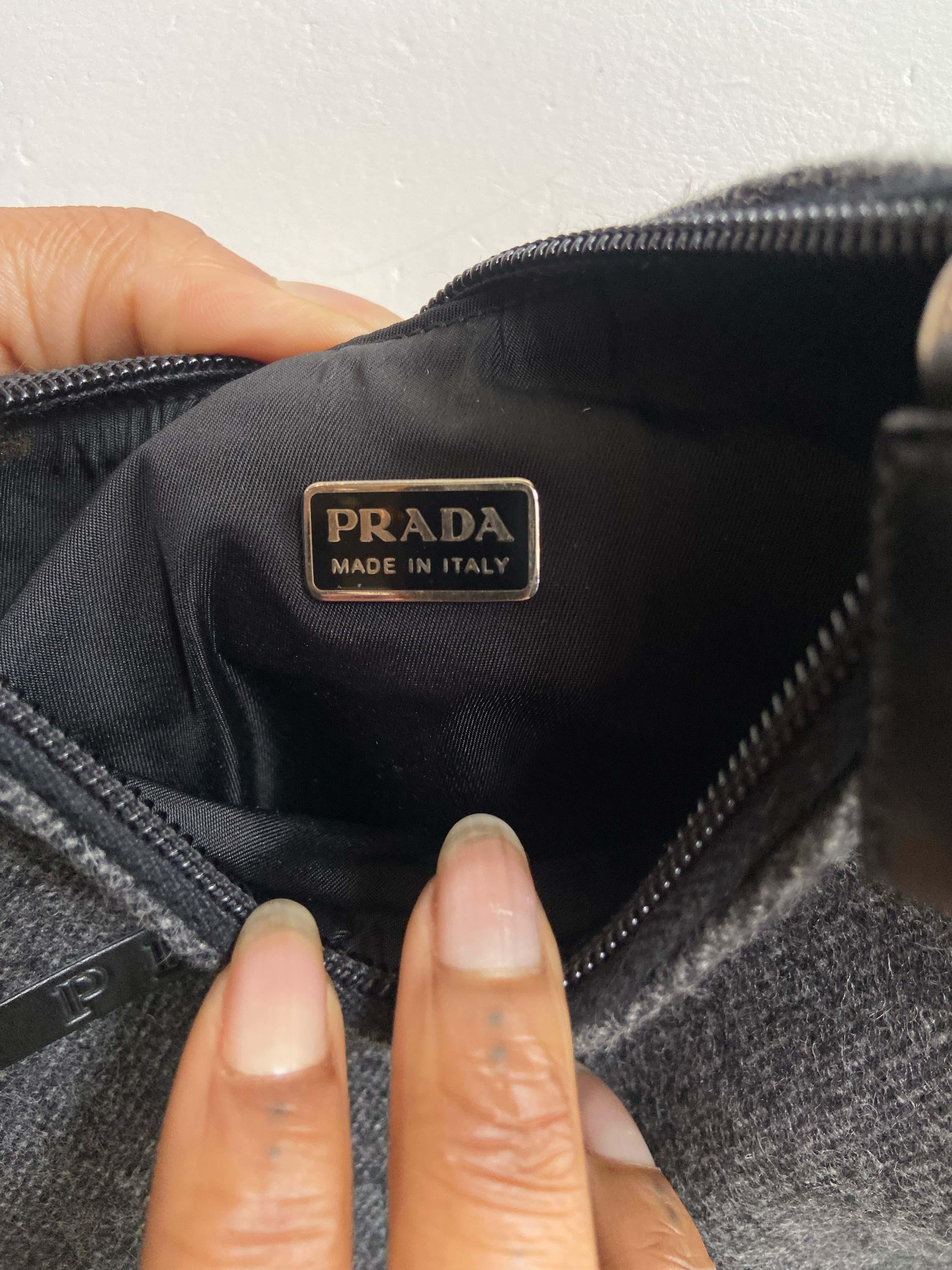 Prada 1999 Grey Wool Hobo Shoulder Bag For Sale 1