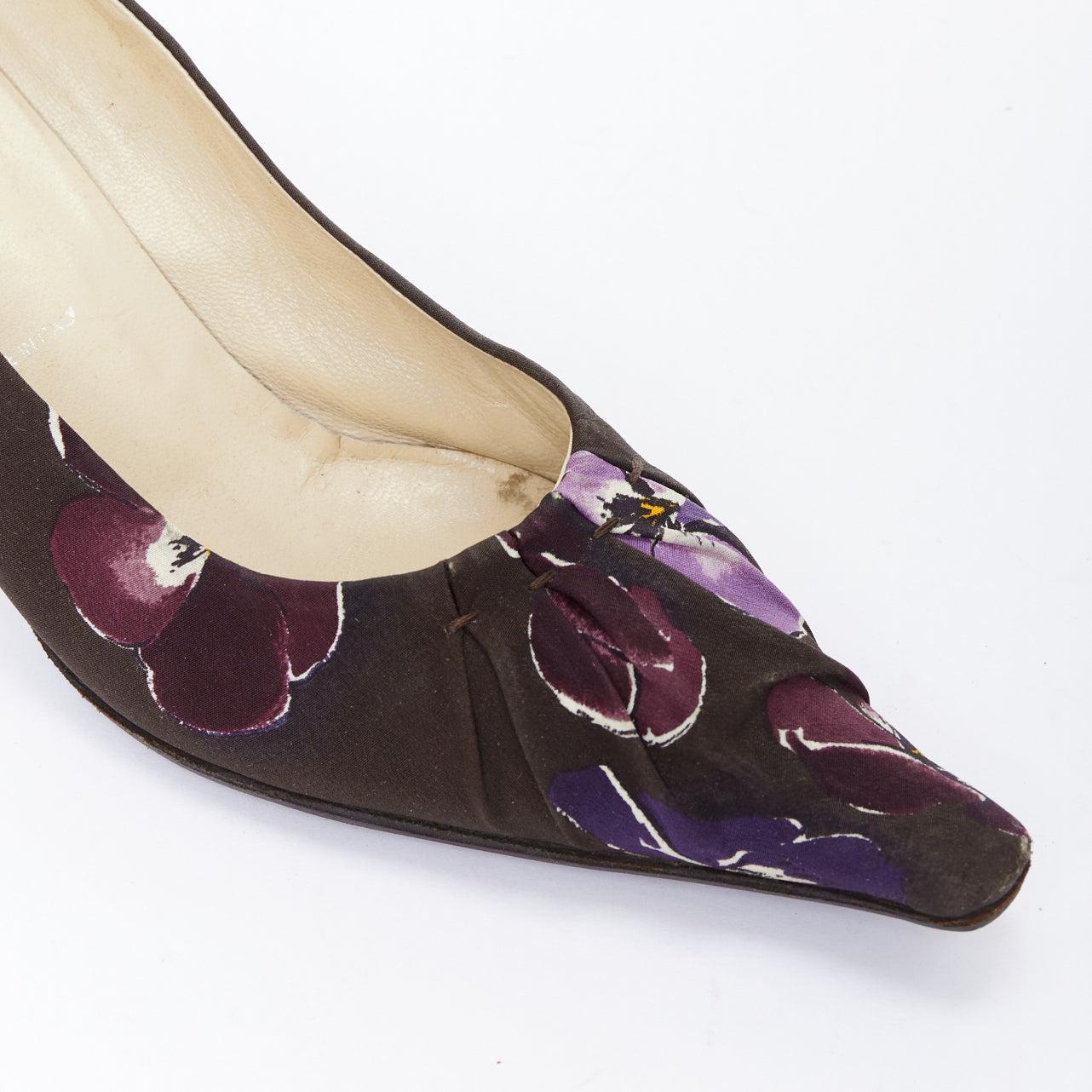 PRADA 2000 Vintage brown purple floral print fabric kitten pumps EU36.5 For Sale 2