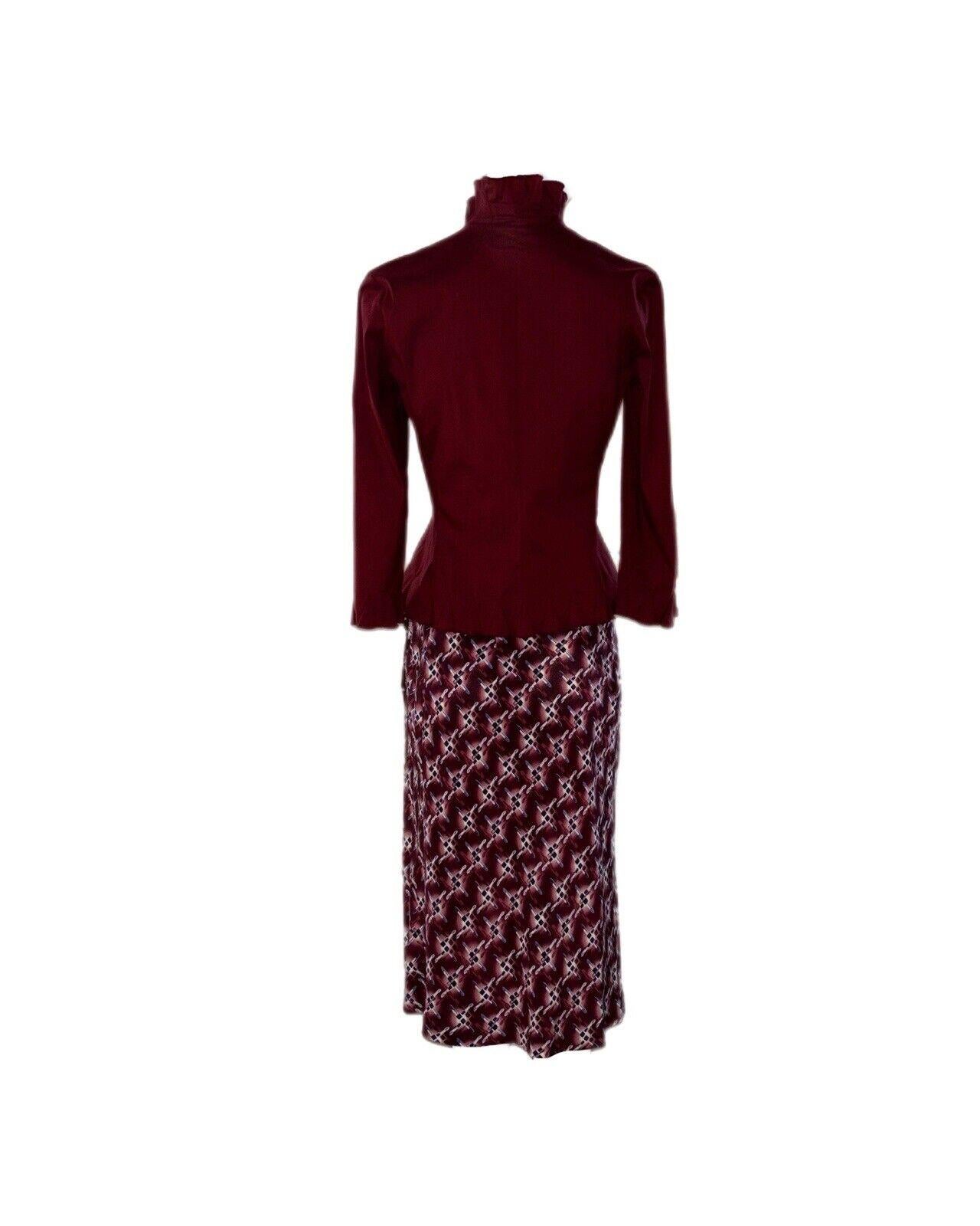 PRADA 2000 Vintage Lipstick Print Skirt Suit In Excellent Condition For Sale In Leonardo, NJ