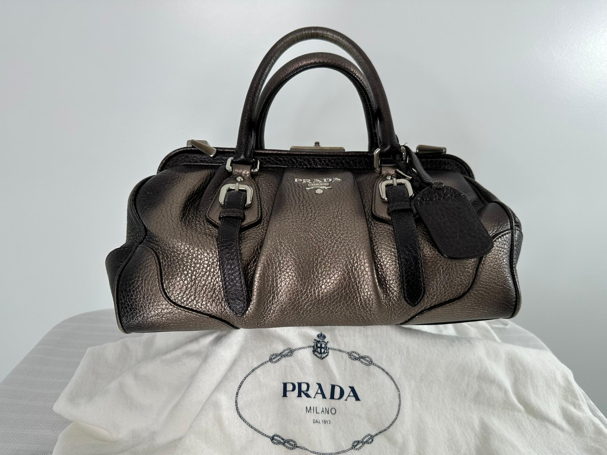 Prada 2000 VITELLO DAINO ANTIK FRAME Doctors BAG Argento Marrone Pelle Metallizzata in vendita 14