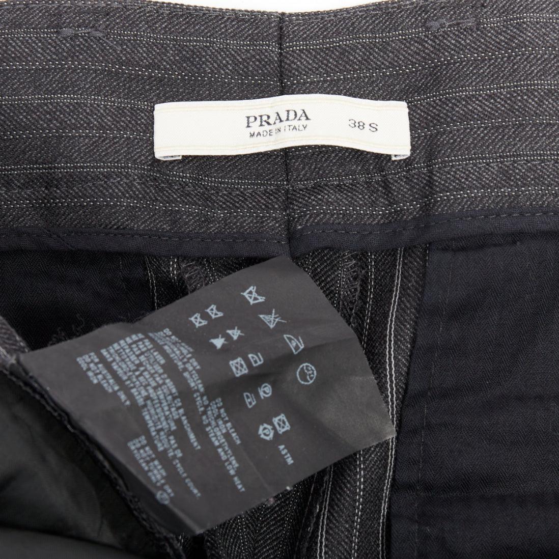 PRADA 2006 100% Wollgraue Nadelstreifen-Plissee-Hose mit Kapuze IT38 XS im Angebot 3