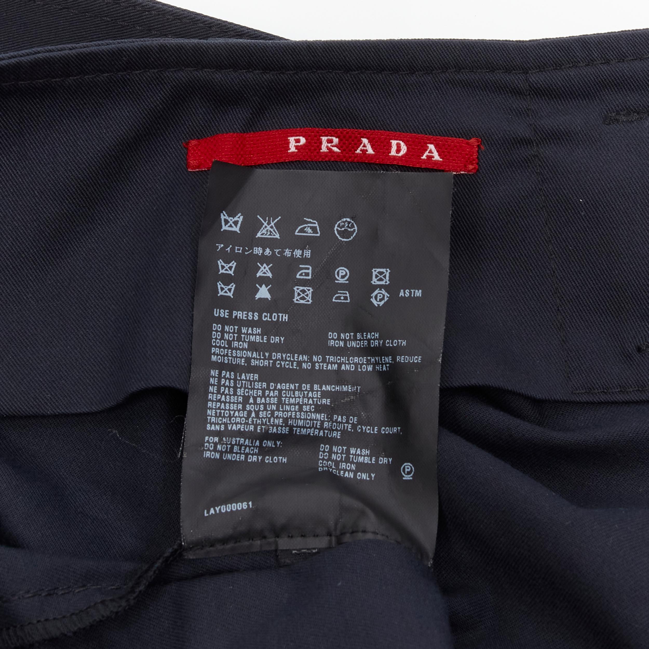 PRADA Jupe fourreau en coton noir avec ceinture et logo argenté longueur genou IT36 XS, 2006 en vente 6