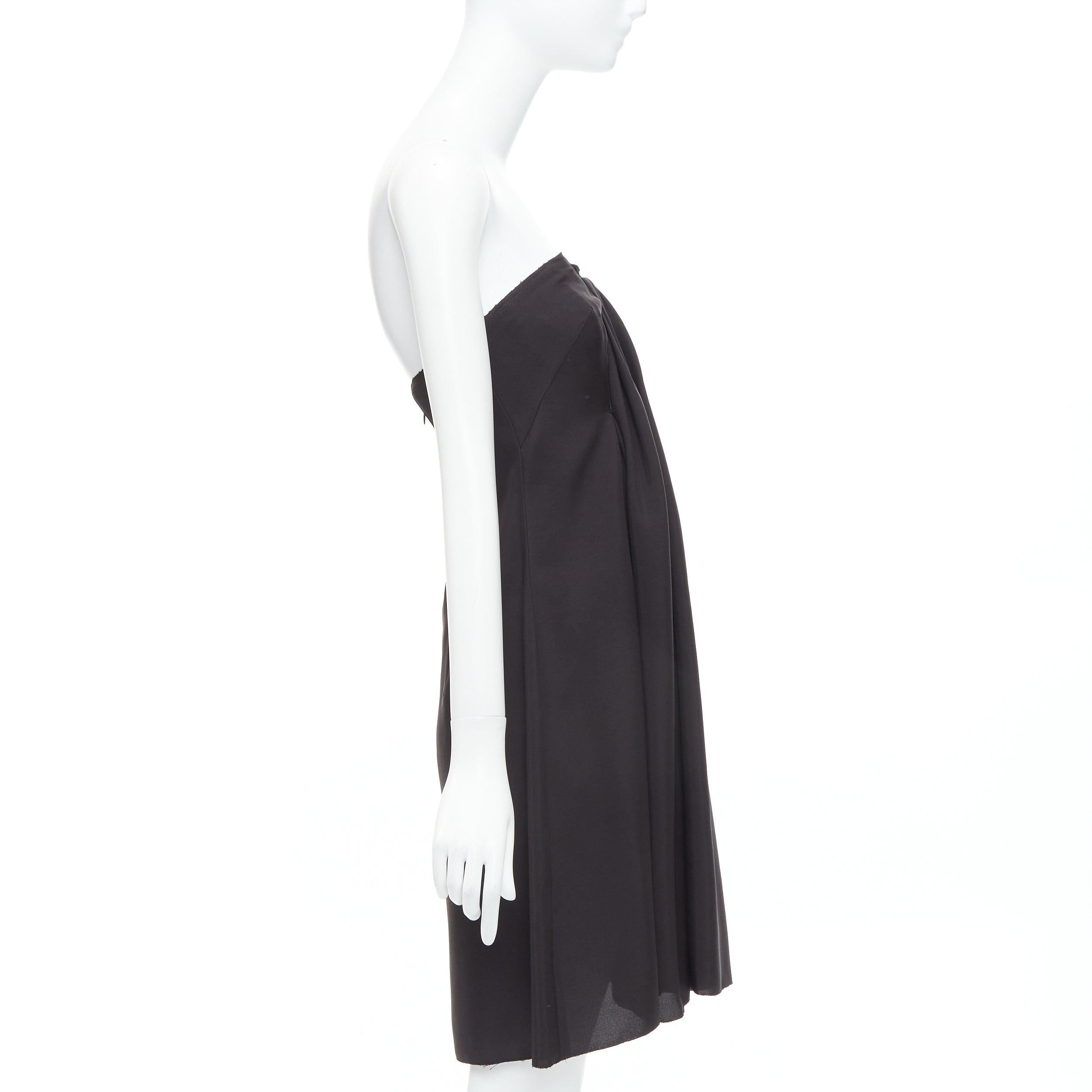 PRADA 2006 - Robe bustier corsetée noire à plis sur le devant IT38 XS Excellent état - En vente à Hong Kong, NT