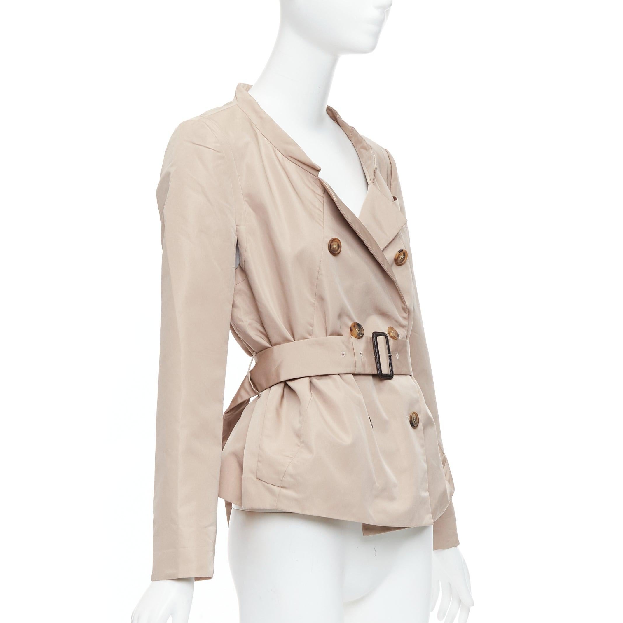 Beige Prada 2007 in misto seta, giacca trench doppiopetto con cintura IT38 XS in vendita