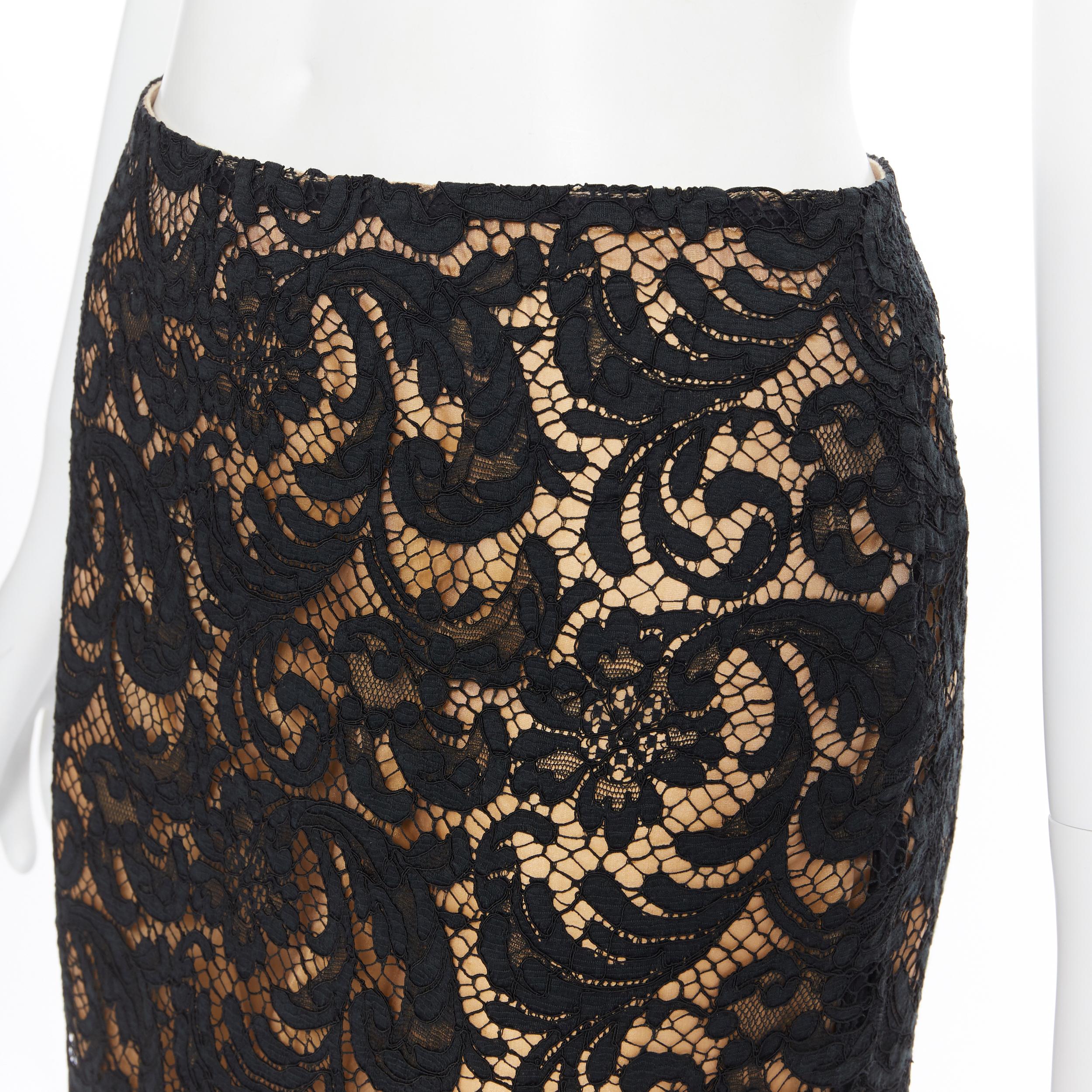PRADA 2008 iconic black floral lace nude lined knee length pencil skirt IT38 XS
Brand: Prada
Designer: Miuccia Prada
Collection: 2008
Model Name / Style: Lace skirt
Material: Lace
Color: Black, nude
Pattern: Floral
Closure: Zip
Extra Detail: Black
