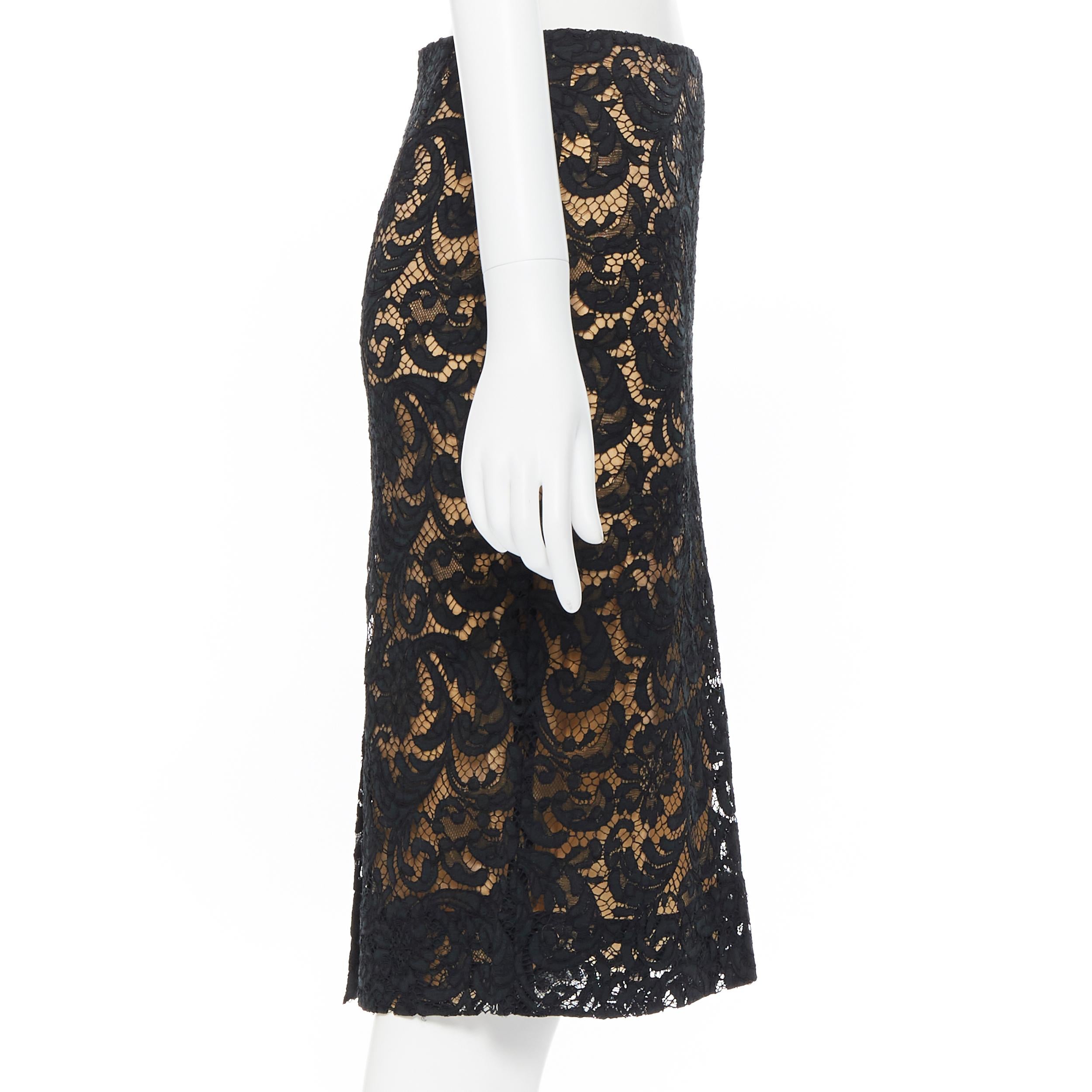 PRADA 2008 iconic black floral lace nude lined knee length pencil skirt IT38 XS In Excellent Condition In Hong Kong, NT