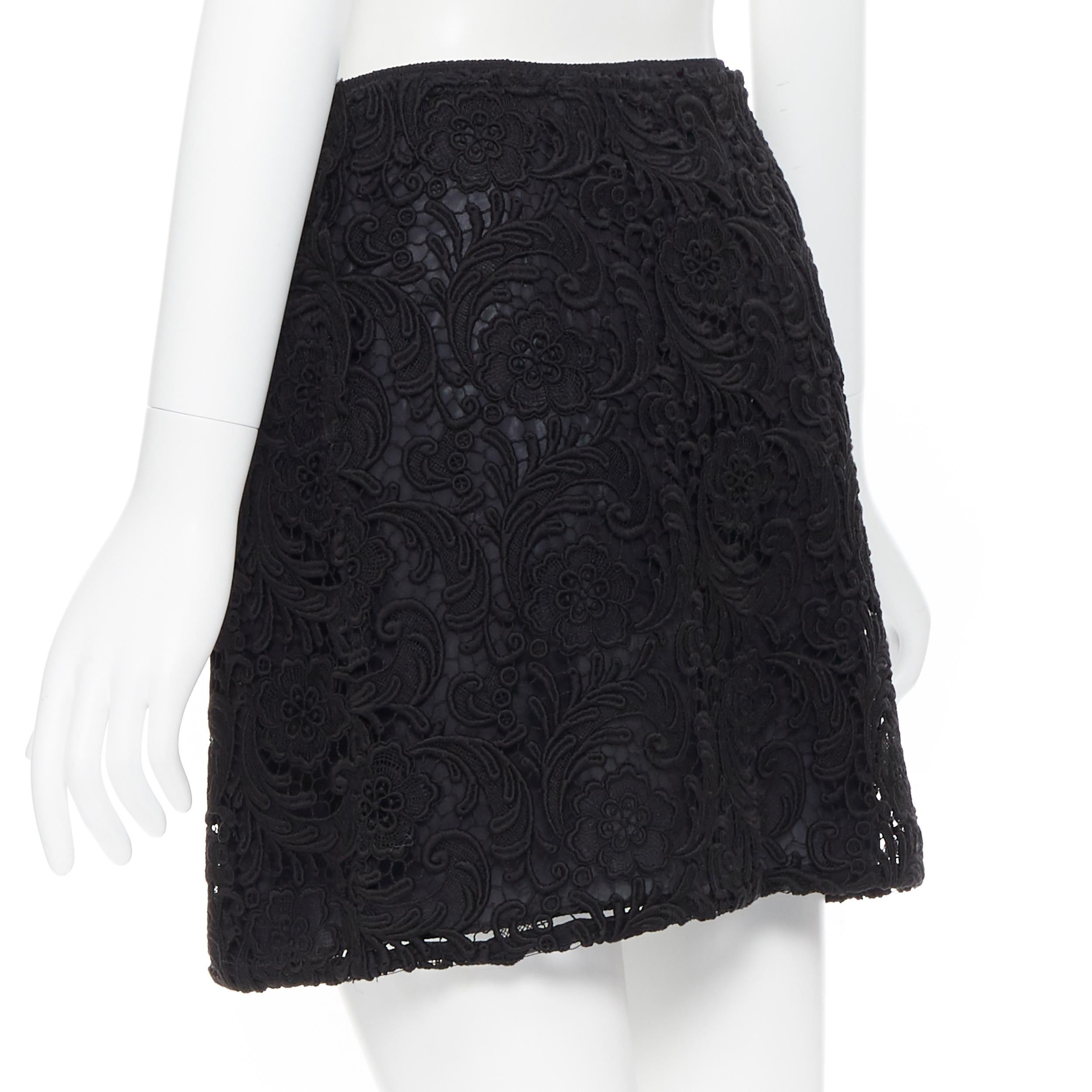 PRADA 2008 iconic floral embroidery lace black silk lined mini skirt IT38 XS In Excellent Condition In Hong Kong, NT