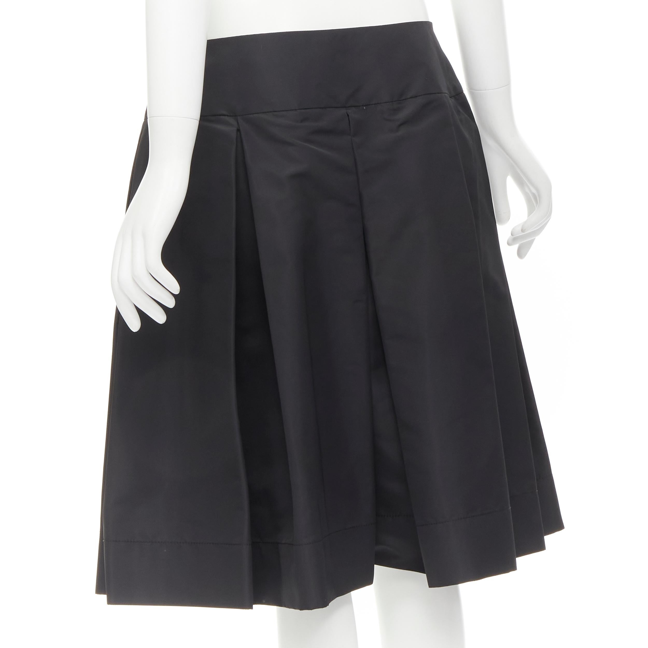 PRADA 2008 Vintage black nylon box pleat flared skirt IT44 L In Excellent Condition In Hong Kong, NT