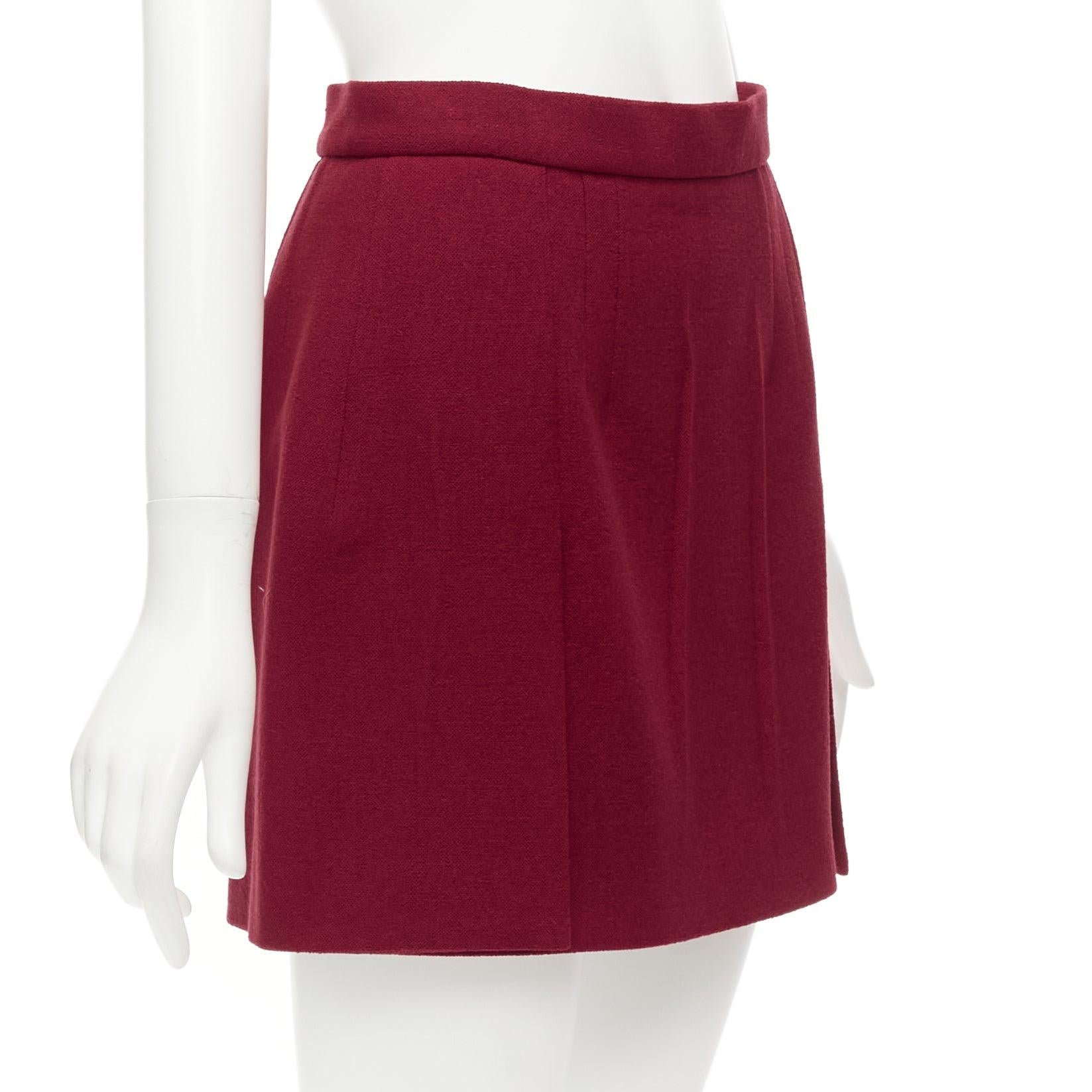 PRADA 2009 crimson red virgin wool blend crinkle effect crepe mini skirt IT42 M In Excellent Condition For Sale In Hong Kong, NT