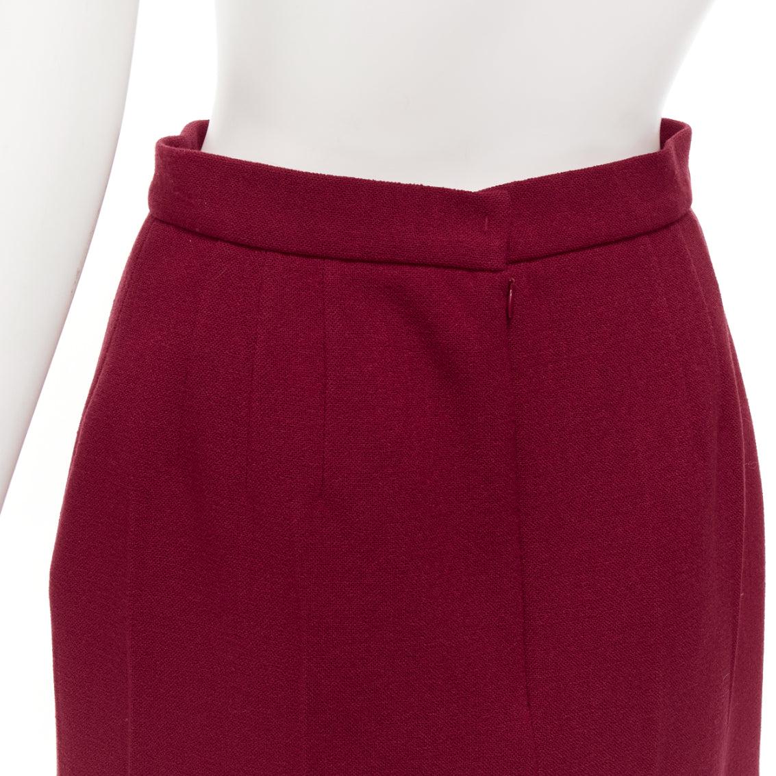 PRADA 2009 crimson red virgin wool blend crinkle effect crepe mini skirt IT42 M For Sale 3