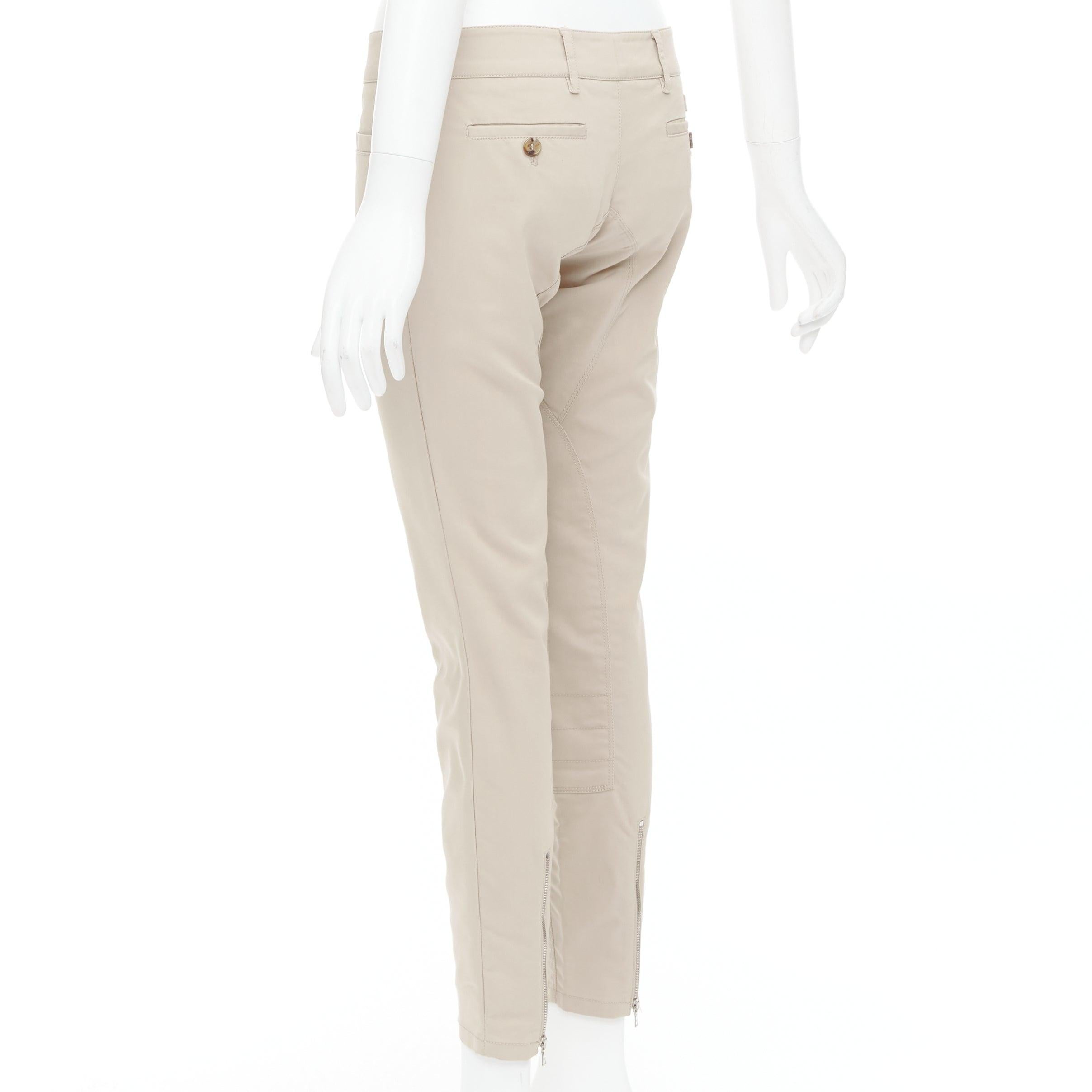 PRADA 2010 beigefarbene Baumwollmischung, konisch zulaufende Hose IT40 S im Angebot 1