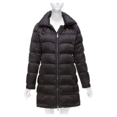 PRADA 2010 cappotto in nylon nero lucido con cappuccio trapuntato a maniche lunghe IT42 M.