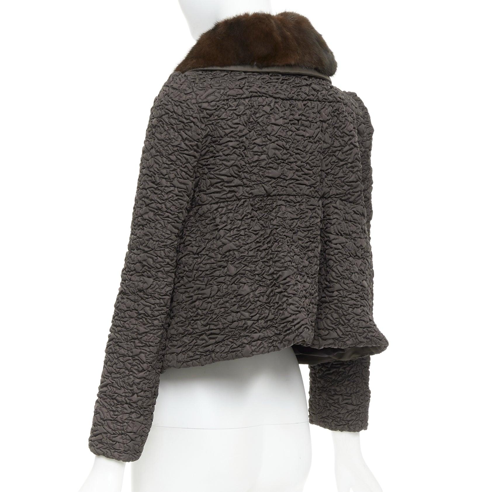 PRADA 2010 marrón visón cuello arrugado acolchado chaqueta manga abullonada IT40 S en venta 2