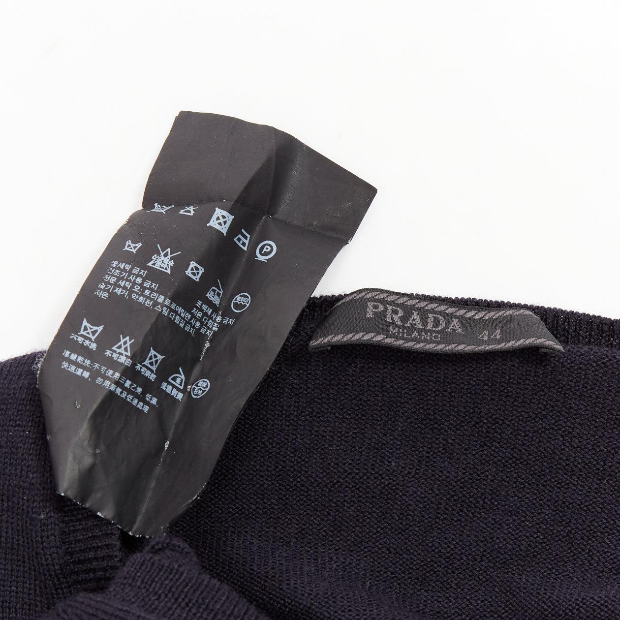PRADA 2010 navy wool long sleeve V-neck classic sweater IT44 XS For Sale 3