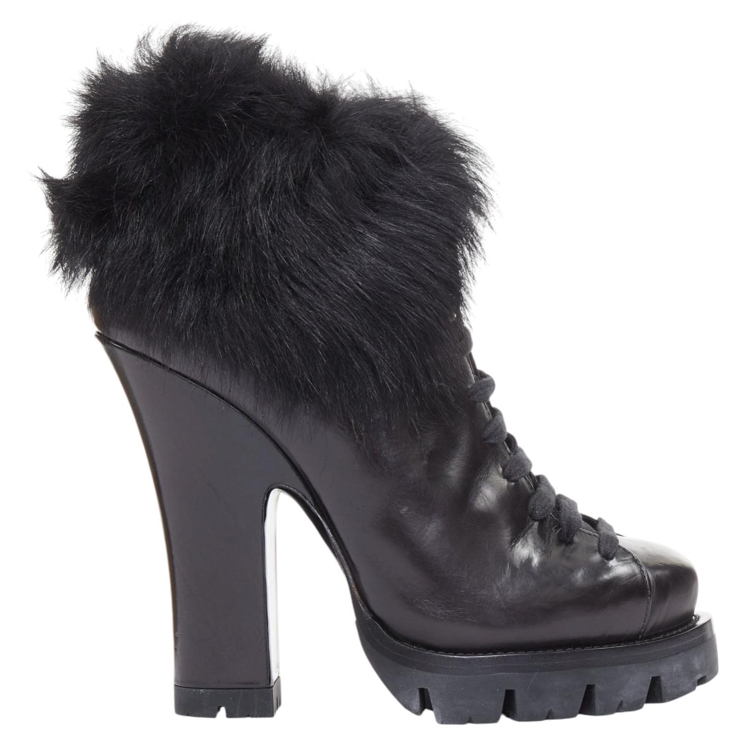 Prada 2011 Bottines pour femme en cuir noir avec bordure en fourrure et talon semi-compact (taille européenne)