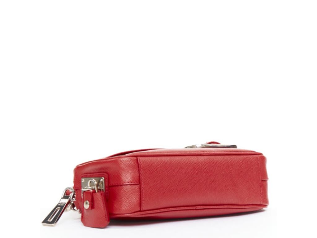 PRADA 2011 Runway Saffiano Buckle Camera red leather silver buckle crossbody bag in vendita 1