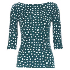 PRADA 2013 Grünes Top mit geometrischem Druck aus 100% Seide mit 3/4-Ärmeln und Bootsausschnitt IT40