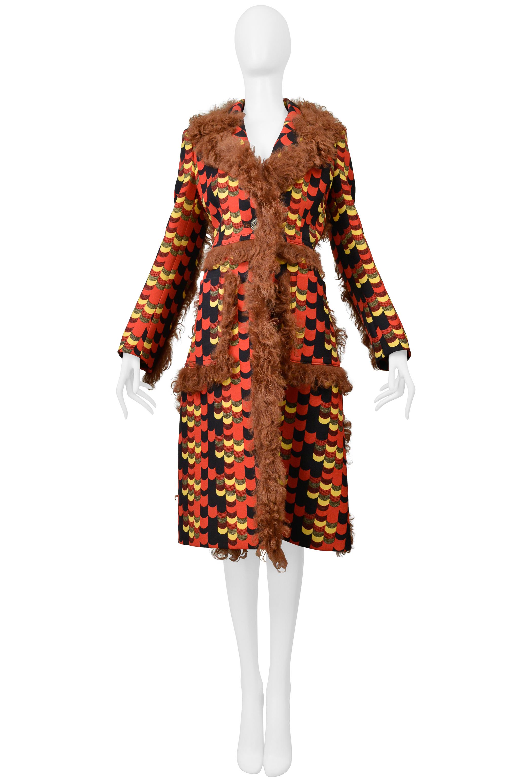 Prada 2014 Cappotto rosso con stampa grafica multicolore e finiture in shearling arancione in vendita 3
