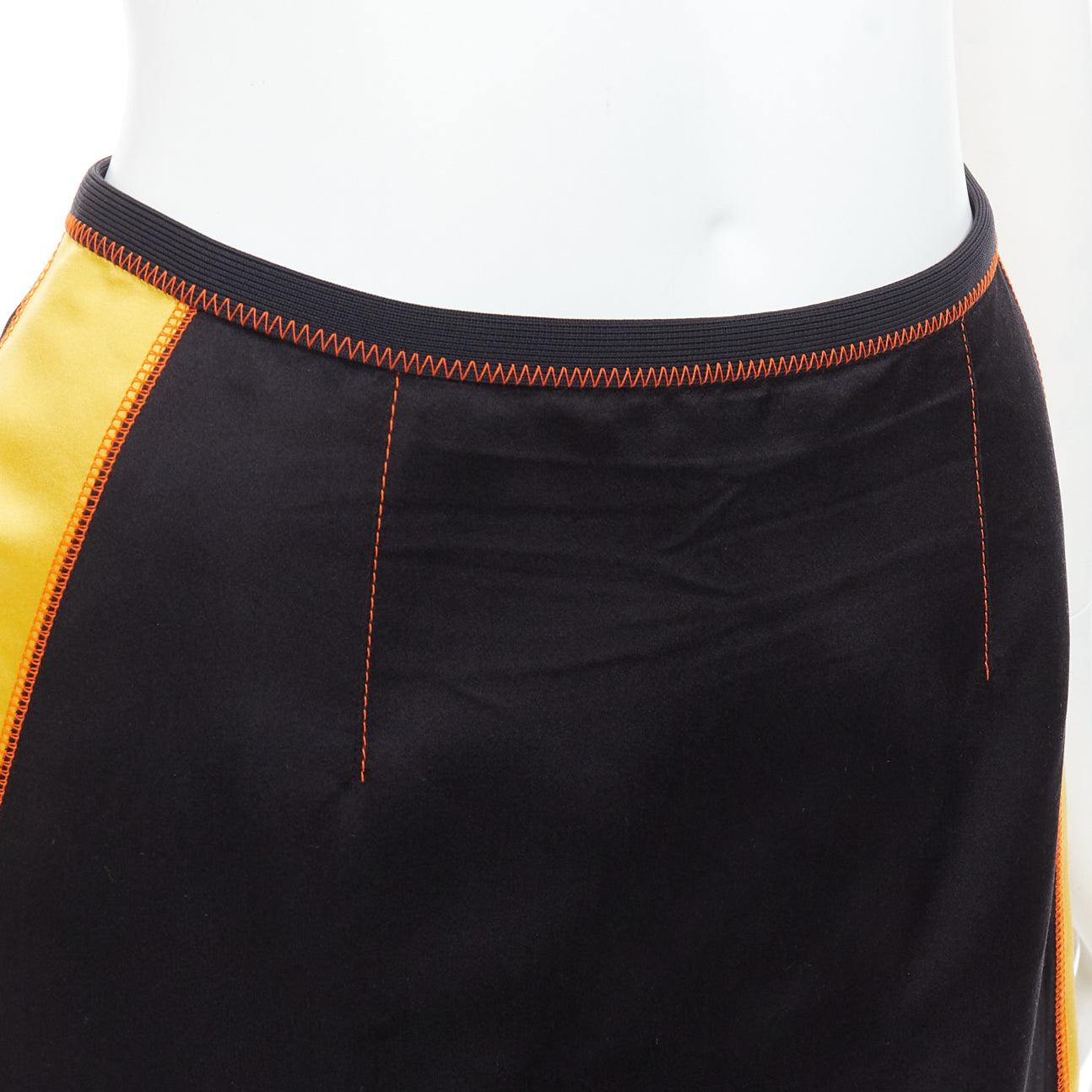 PRADA 2016 100% soie  jupe à ourlet coulissant noir et jaune IT38 XS en vente 2