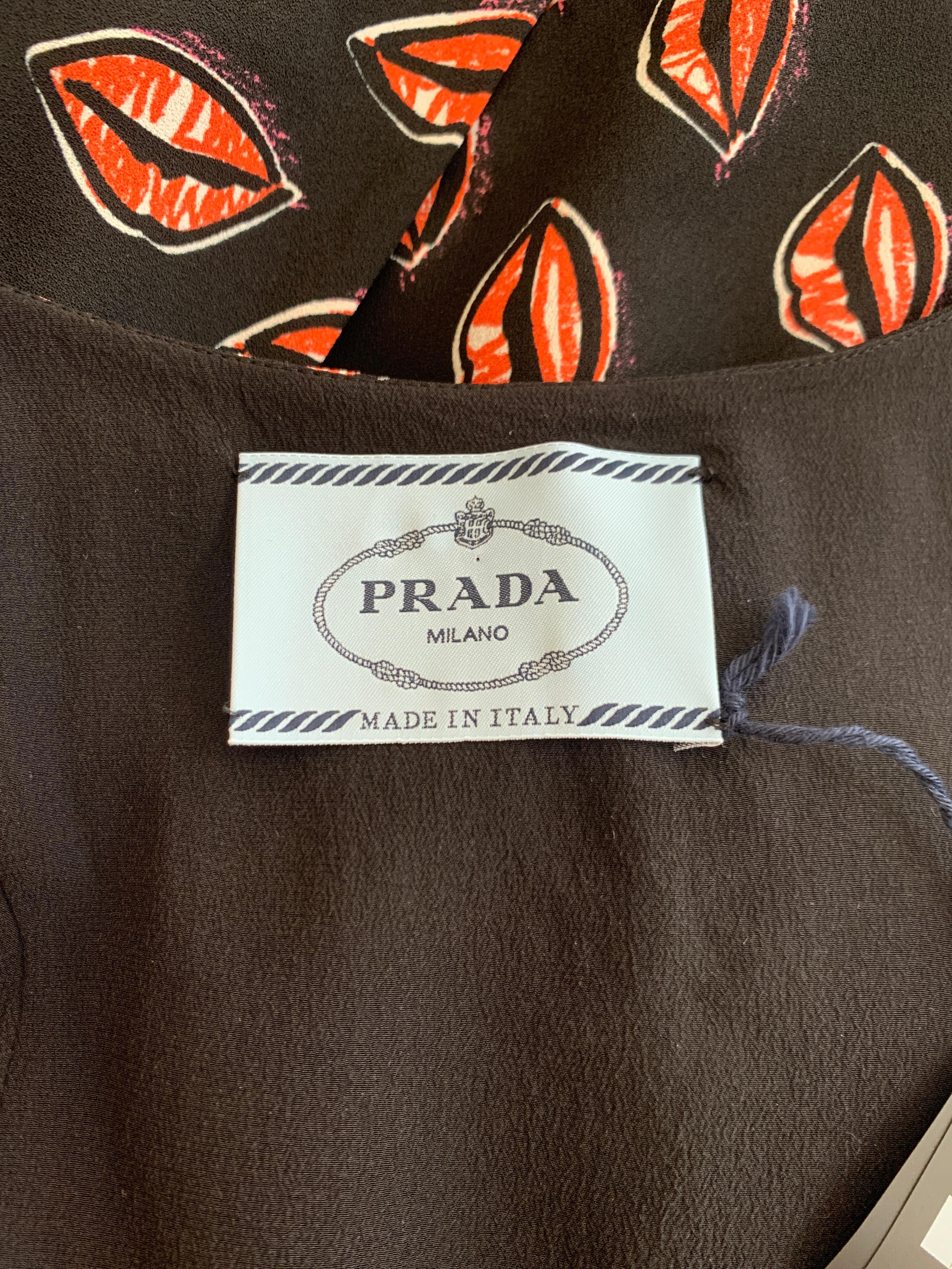 Prada 2016 Black and Red Lip Kiss Print Sleeveless Dress In Excellent Condition In San Francisco, CA