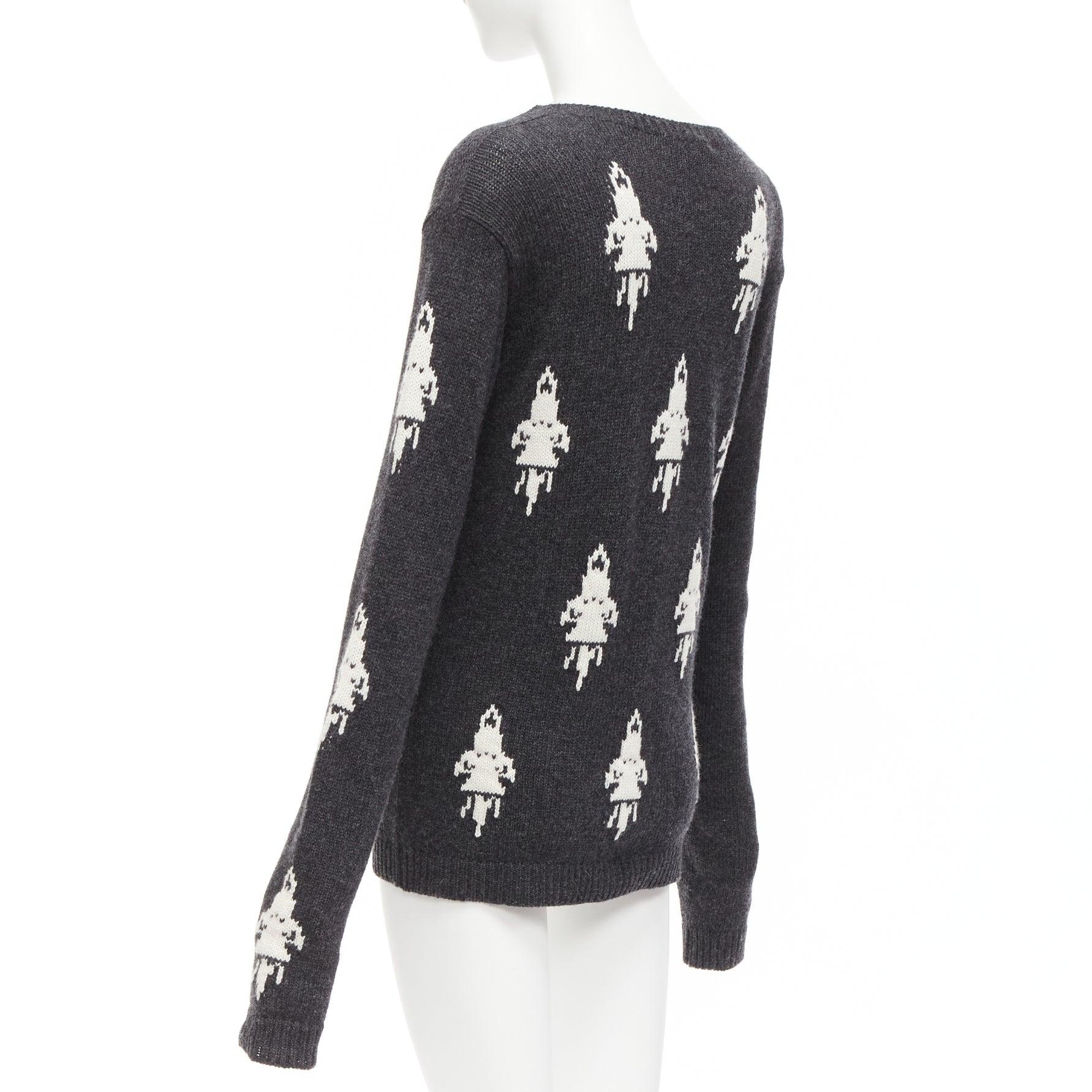 PRADA 2016 Grau Cremefarbener langärmeliger bateau-Pullover mit Rocket-Intarsien IT42 M im Angebot 1