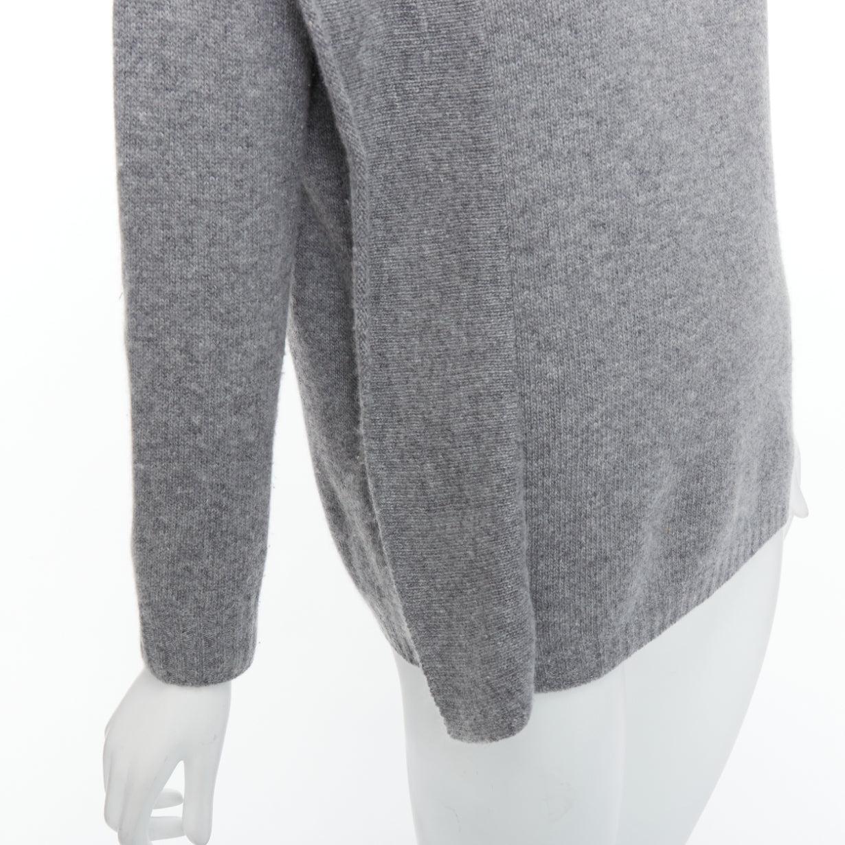 PRADA 2016 pull asymétrique à panneaux latéraux en laine grise et cachemire IT38 XS
Référence : PYCN/A00141
Marque : Prada
Designer : Miuccia Prada
Collection : 2016
MATERIAL : Bois, cachemire
Couleur : Gris
Motif : Solide
Fermeture :