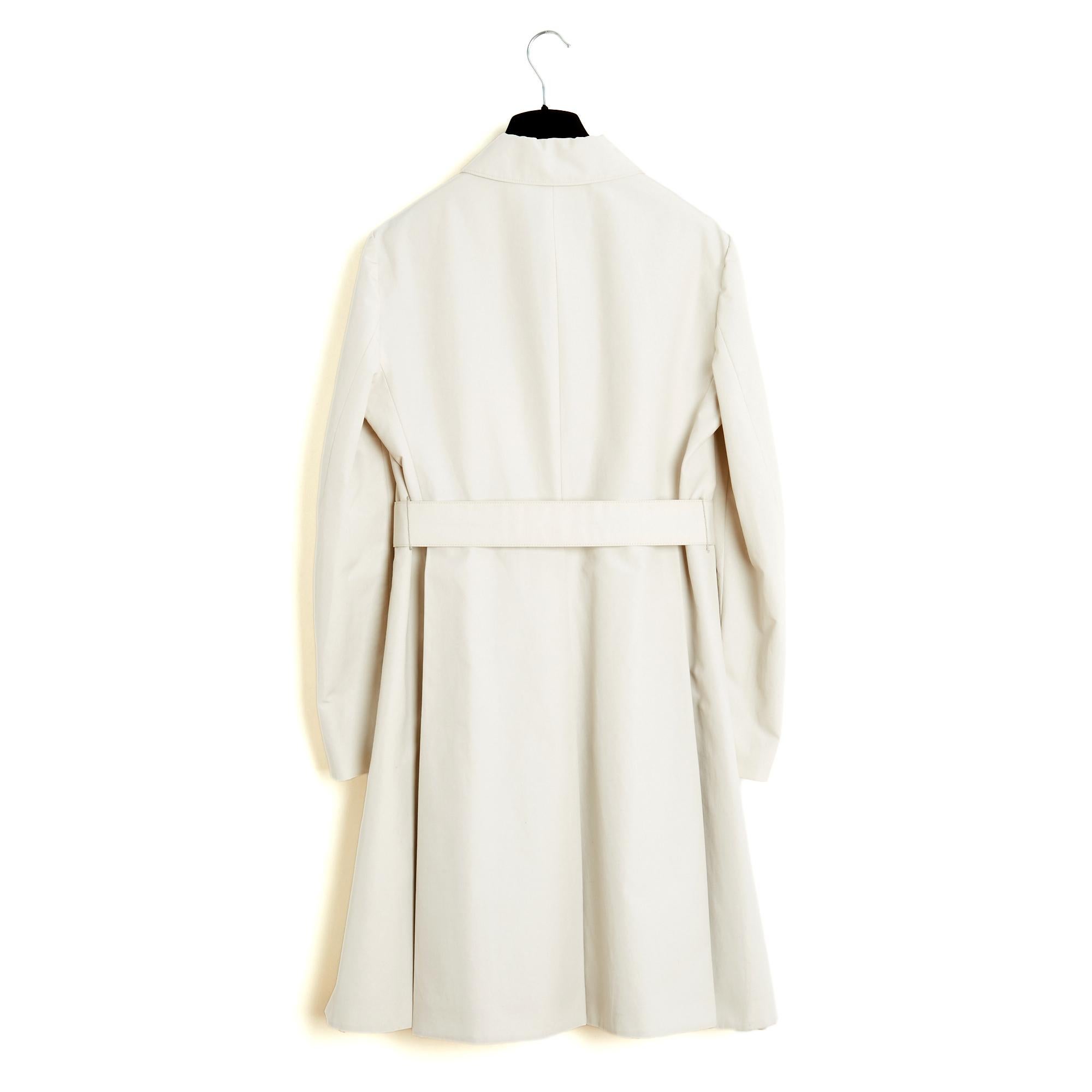 Prada 2016 Manteau FR42 Ecru Gabardine Belted Mackintosh Trench Coat UK14 US12 For Sale 1